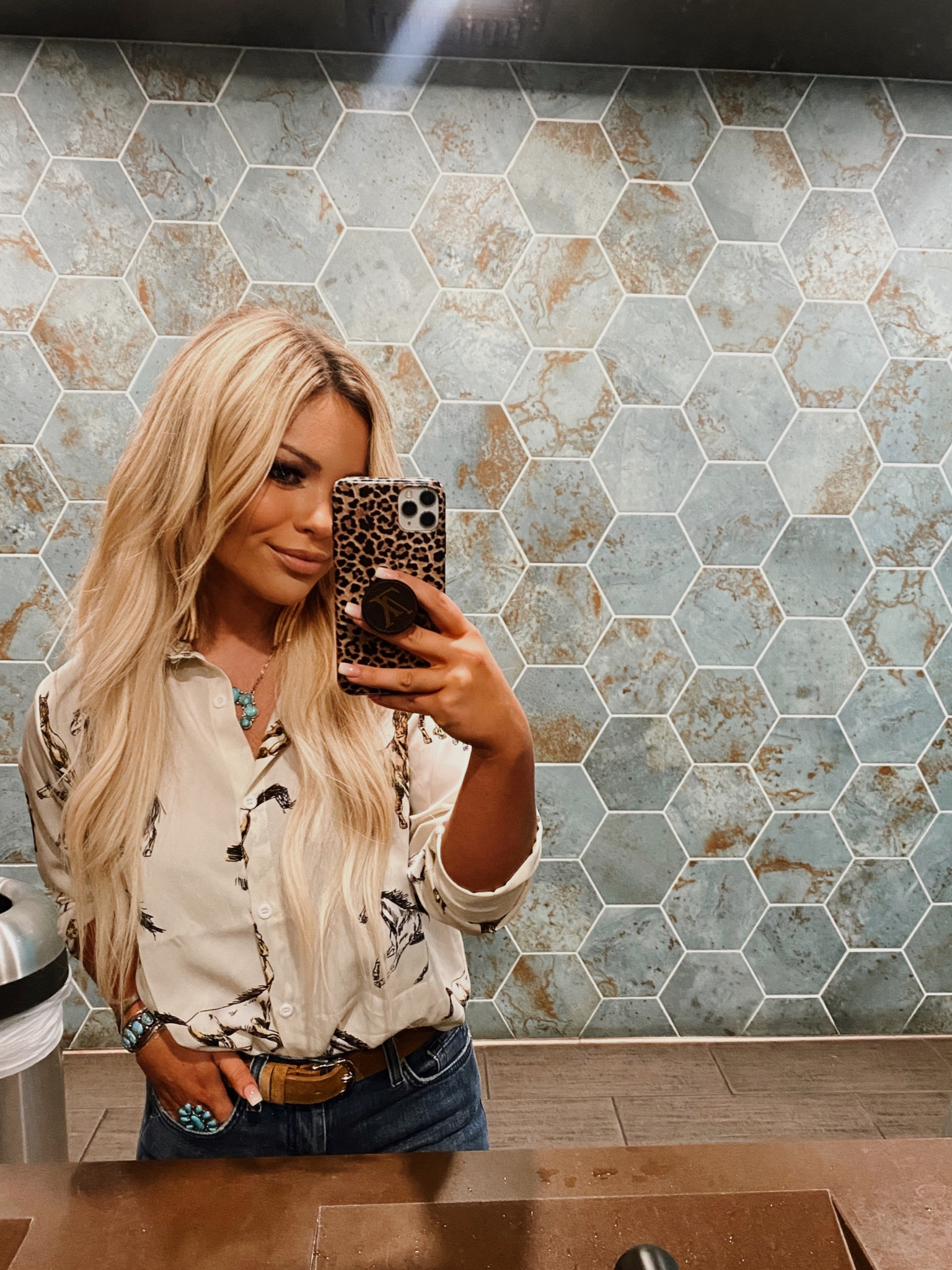 It’s the wall for me ✨🤠🦋 Tonight’s PBR fit 🤍

Top: Small
Jeans: 26
Belt: Small

Western style, rodeo style, Dojo styling

#LTKstyletip