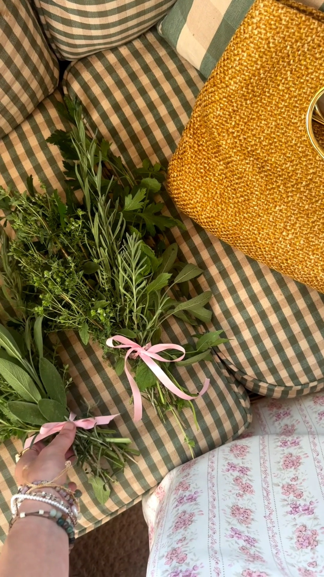 gifting herb bundles is my love language ✨ #garden #gardening #gardenherbs #asmr

#LTKdayinmylife #LTKootd #LTKSeasonal