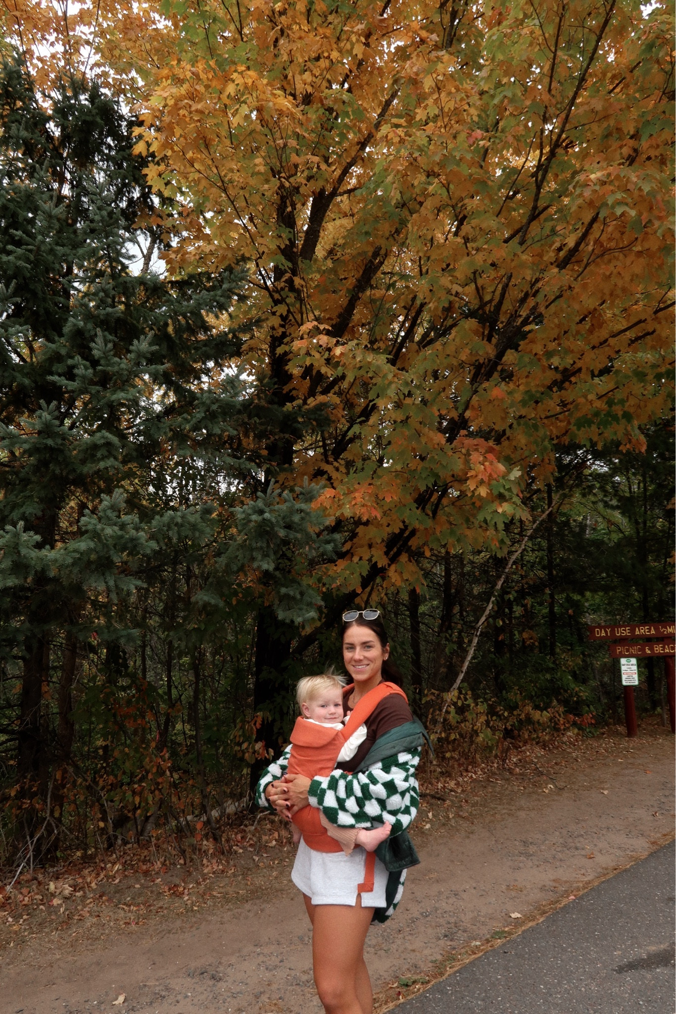 Road tripped up to Michigan for the fall colors 🍁🍂🍄 these Abercrombie shorts were so comfy to drive and hike in! 🤎

Fall outfit, easy fall fashion, wildbird carrier, Abercrombie shorts, fall vibes, fall fashion, on the go outfit, wildbird Ariel carrier, baby carriers 
