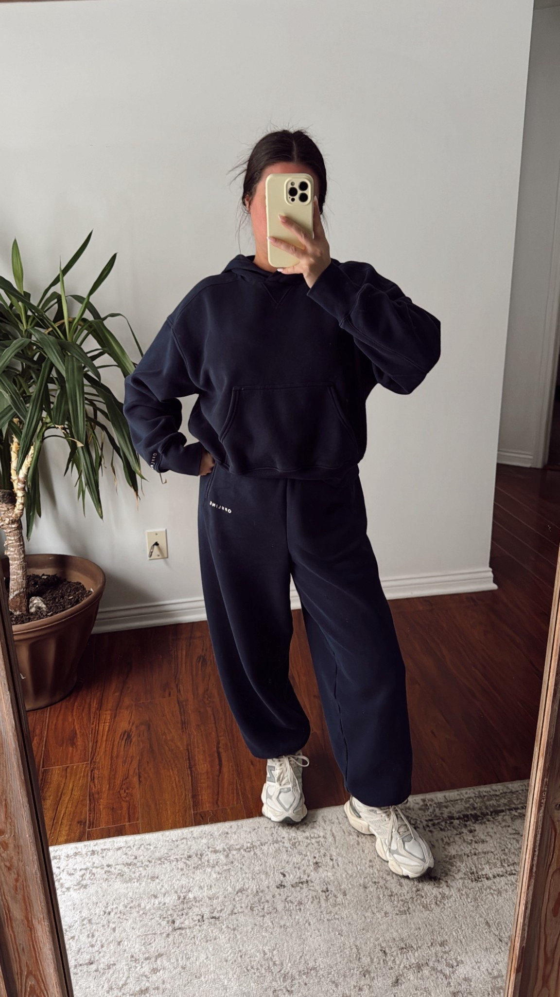 The sweats of the season 🤌🏼 so good I got them in navy also. Baggy fit so consider sizing down in the bottoms. 

TOP: Size XS
BOTTOMS: Size S 



#LTKGiftGuide #LTKHoliday #LTKootd