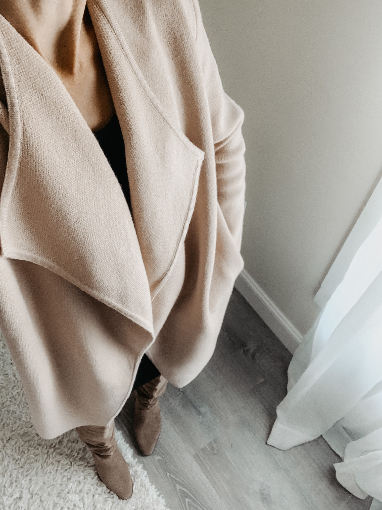 Looking for an affordable but really beautiful cozy long coat? I absolutely love this version from Amazon! Sharing the link for you ✨

#LTKworkwear #LTKHoliday #LTKSeasonal