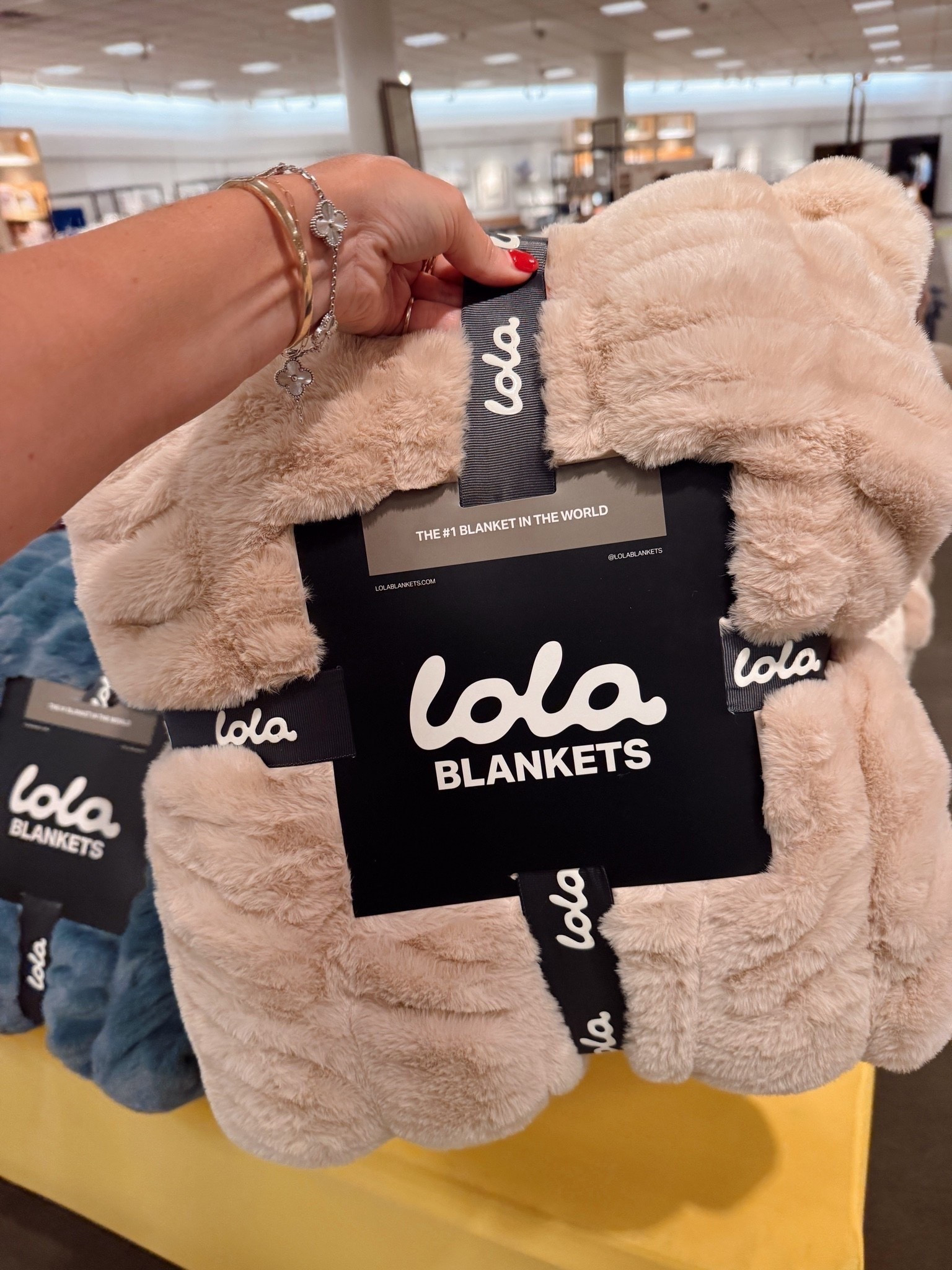 The BEST cozy blankets!! 

home finds, throw blanket, Lola blanket, Amanda west, almost_readyblog

#LTKHome #LTKSeasonal