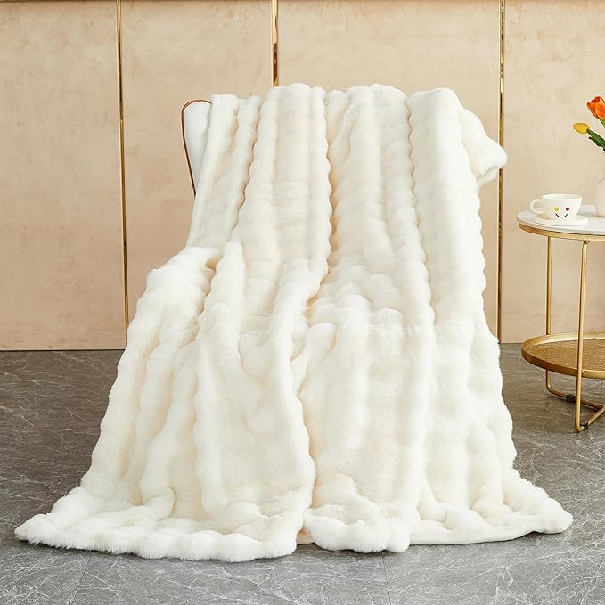 Plush Throw Blanket for Couch - Super Soft Fuzzy Fluffy Blanket Cozy Faux Fur Blanket, Cute Blank... | Amazon (US)