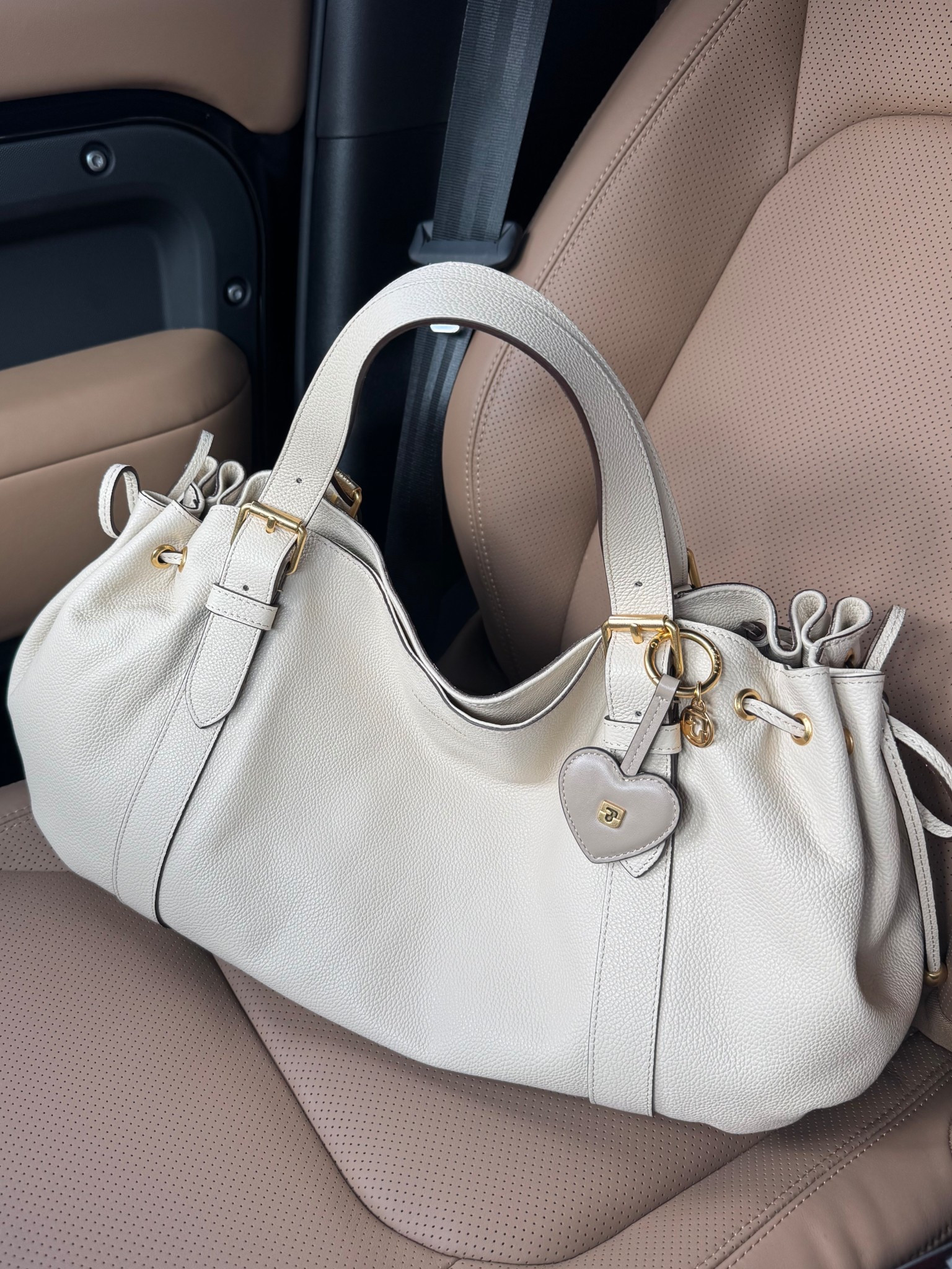 Favorite every day bag of the moment 🤍

#LTKItBag #LTKStyleTip