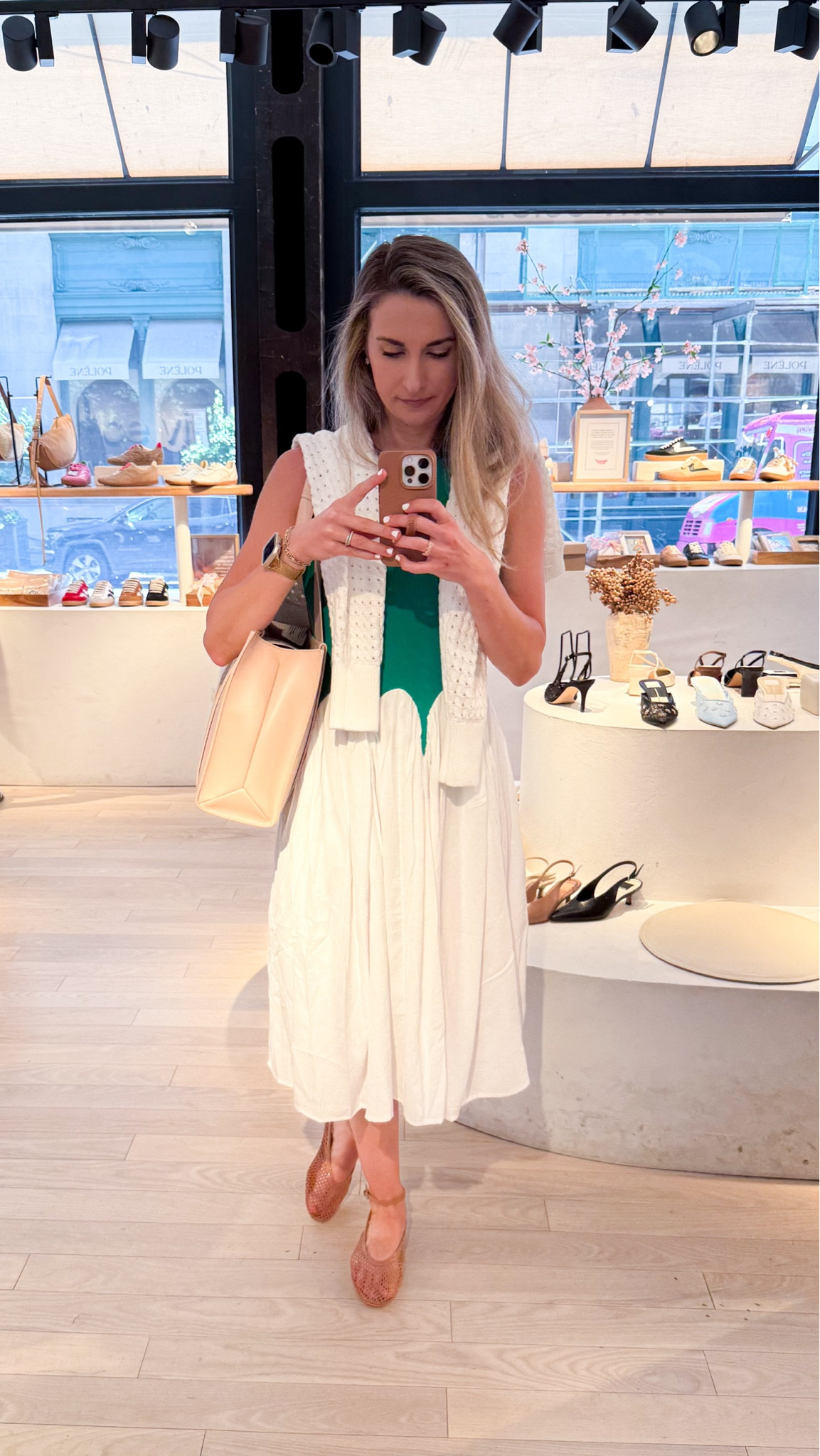 Never have I ever gotten so many compliments on a dress from complete strangers before 😆

Wearing an XXS - so comfy! 



#LTKStyleTip #LTKTravel #LTKSeasonal