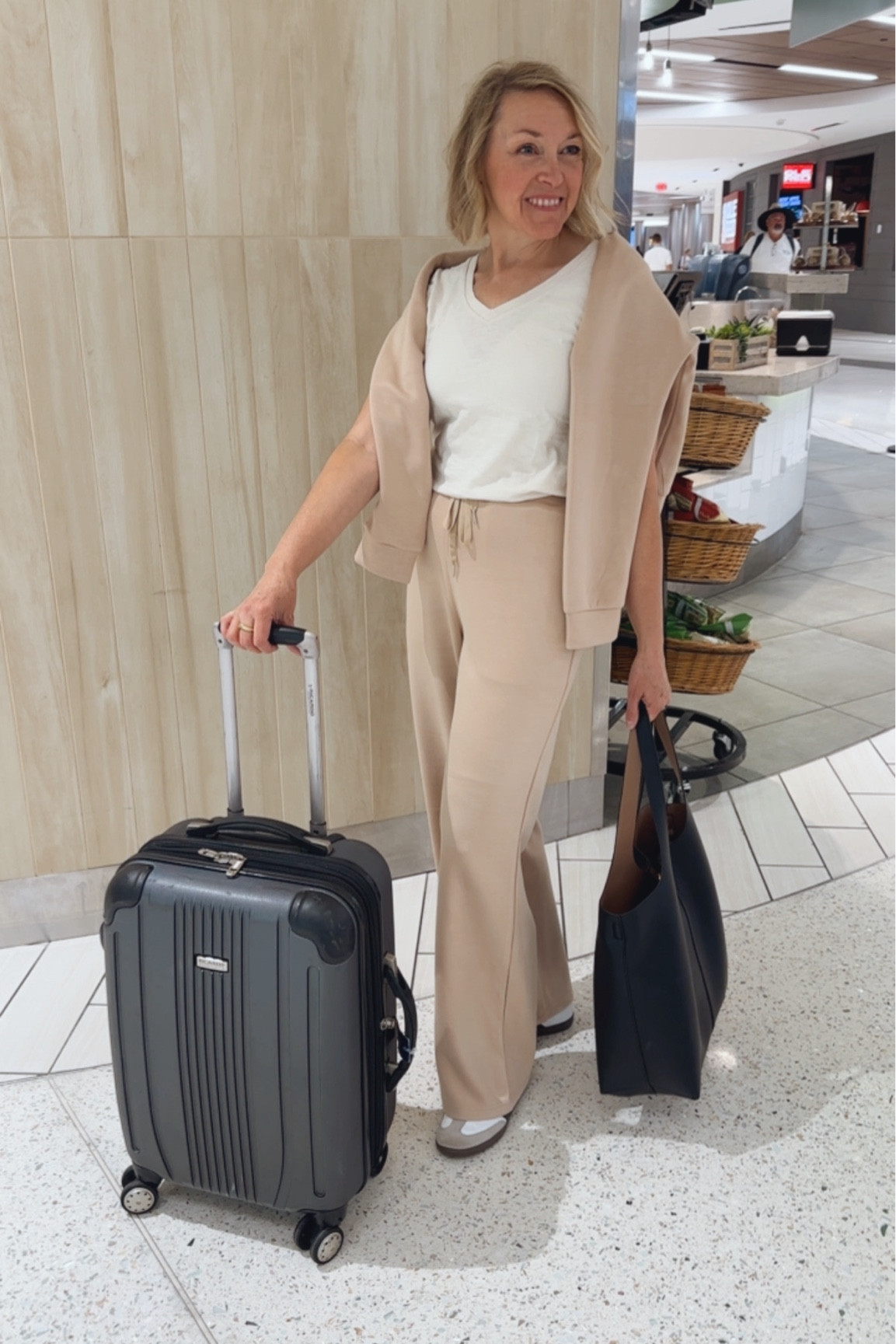 Travel fit for #ltkcon #ltkcon2024
This Amazon two piece outfit is so soft and comfortable!



#LTKMidsize #LTKOver40 #LTKTravel