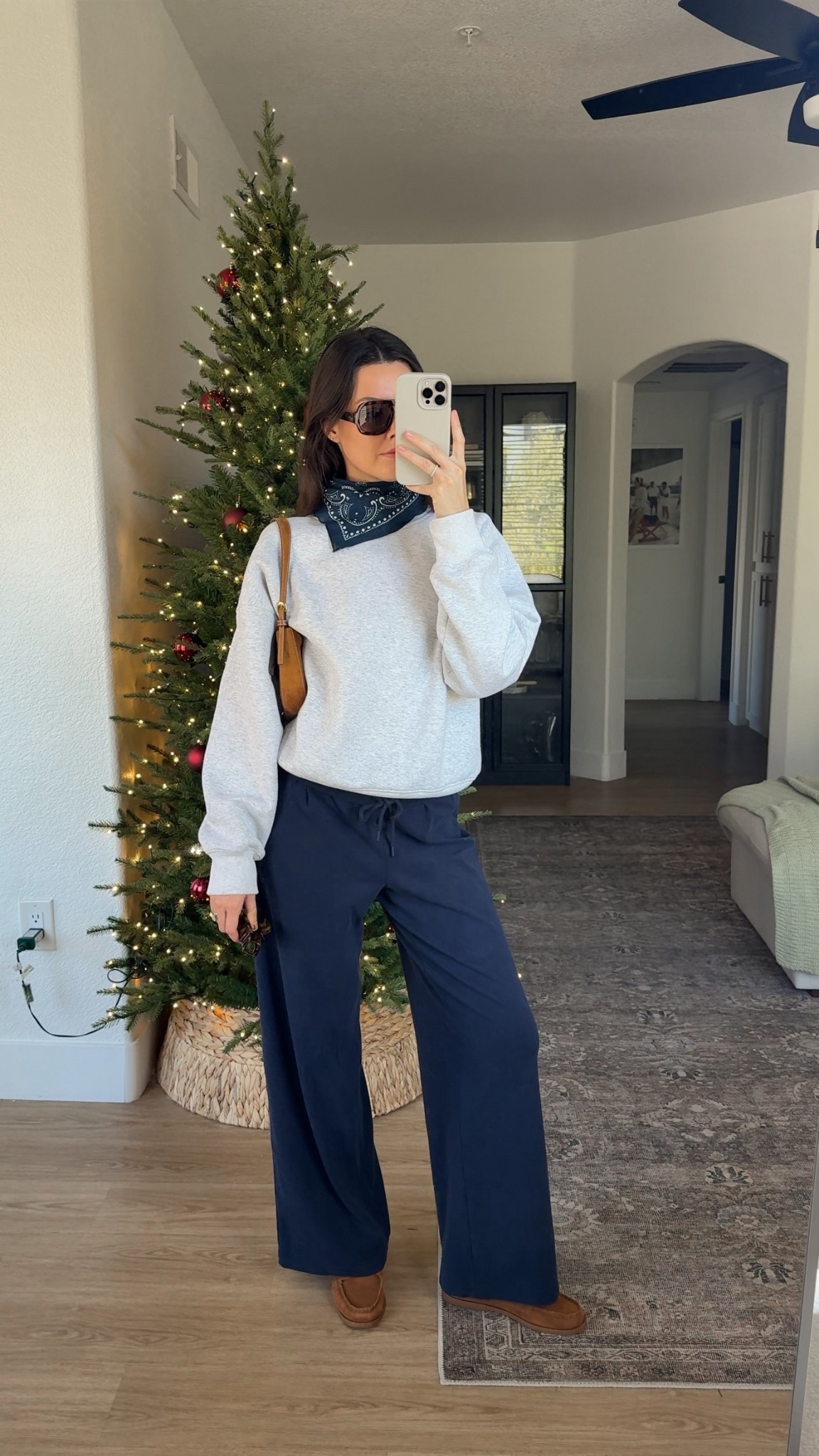 I’m 5’7” wearing XS in the sweatshirt and small in the pants 

#LTKootd #LTKSeasonal #LTKFindsUnder100