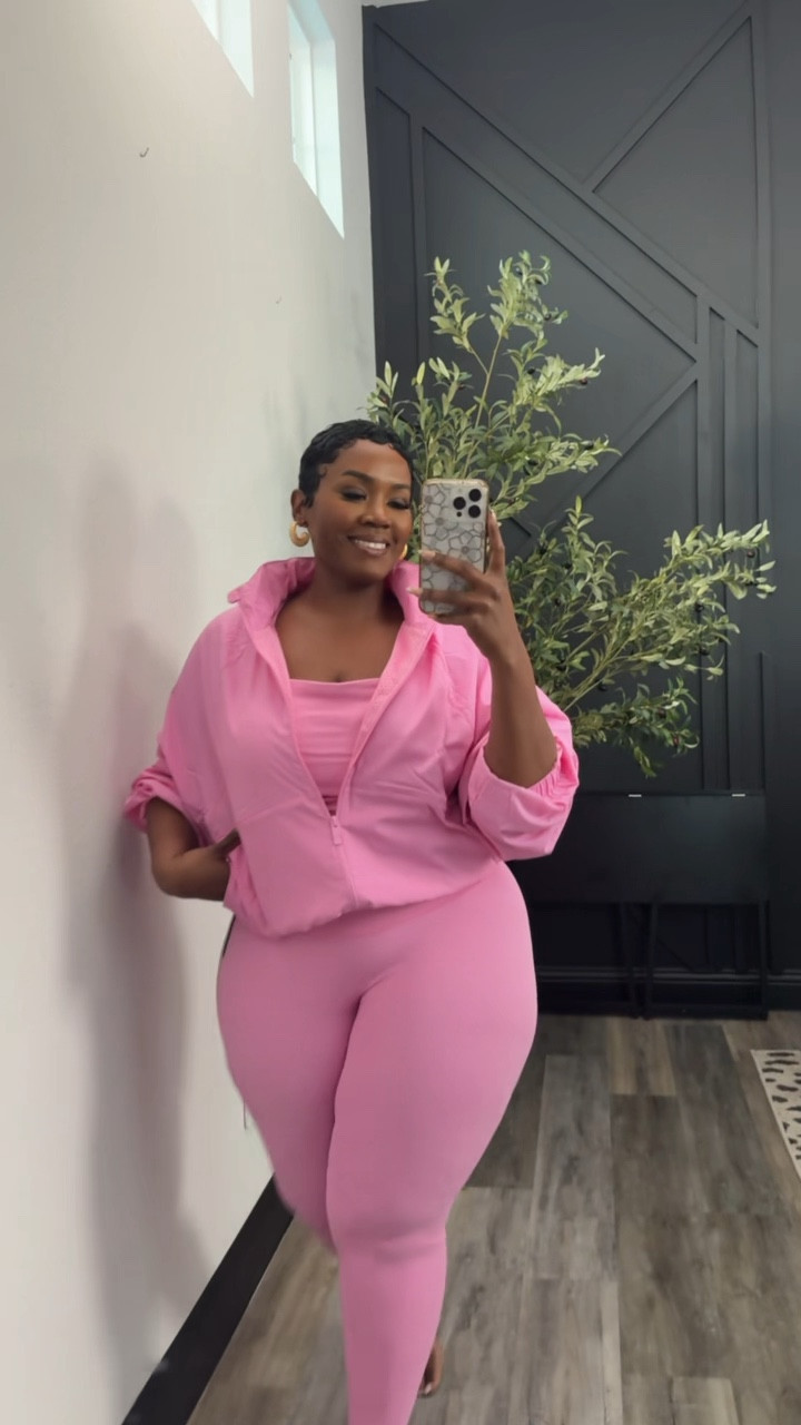 Victoria’s Secret VSX set, wearing size XL in everything 

#LTKActive #LTKootd #LTKfitnessgoals