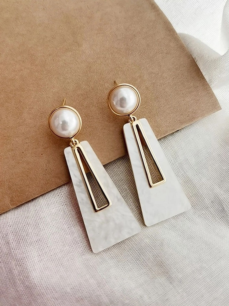 Geometric Hollow Out Earrings | SHEIN