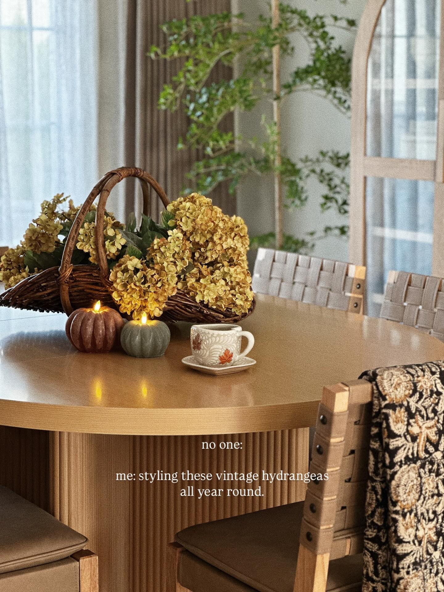 now the question is can i pull it off in the winter? 😅🤔

but seriously these are the prettiest vintage hydrangeas and i’ve had them out since early spring and i just can’t get myself to put them away! 🥹
.
.
.
.
.
#afloral, #homedecor, #interiordesign, #homestyling, #luxuryliving, #fauxreal