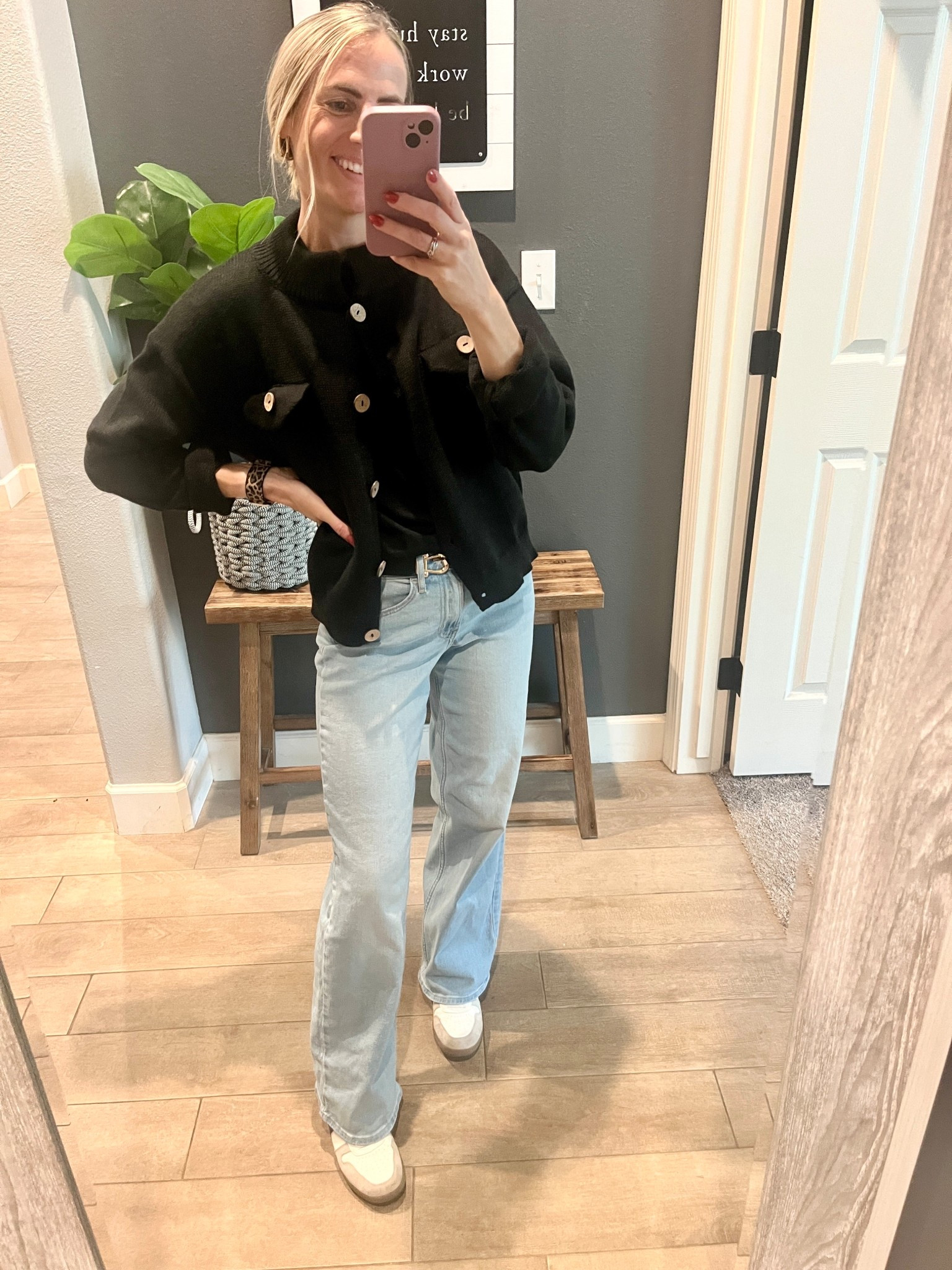 Casual fall outfit! Wide leg jeans, black tee, black cardigan, sneakers and belt  