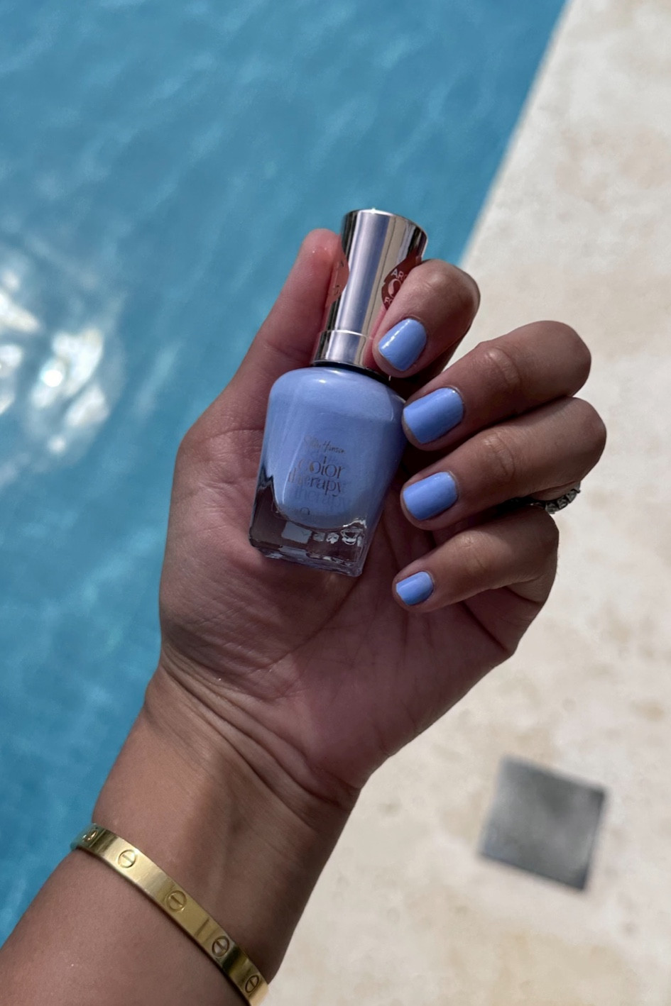 Sally Hansen color therapy shade dressed to chill #AD @target
#targetpartner #target
#sallyhansen