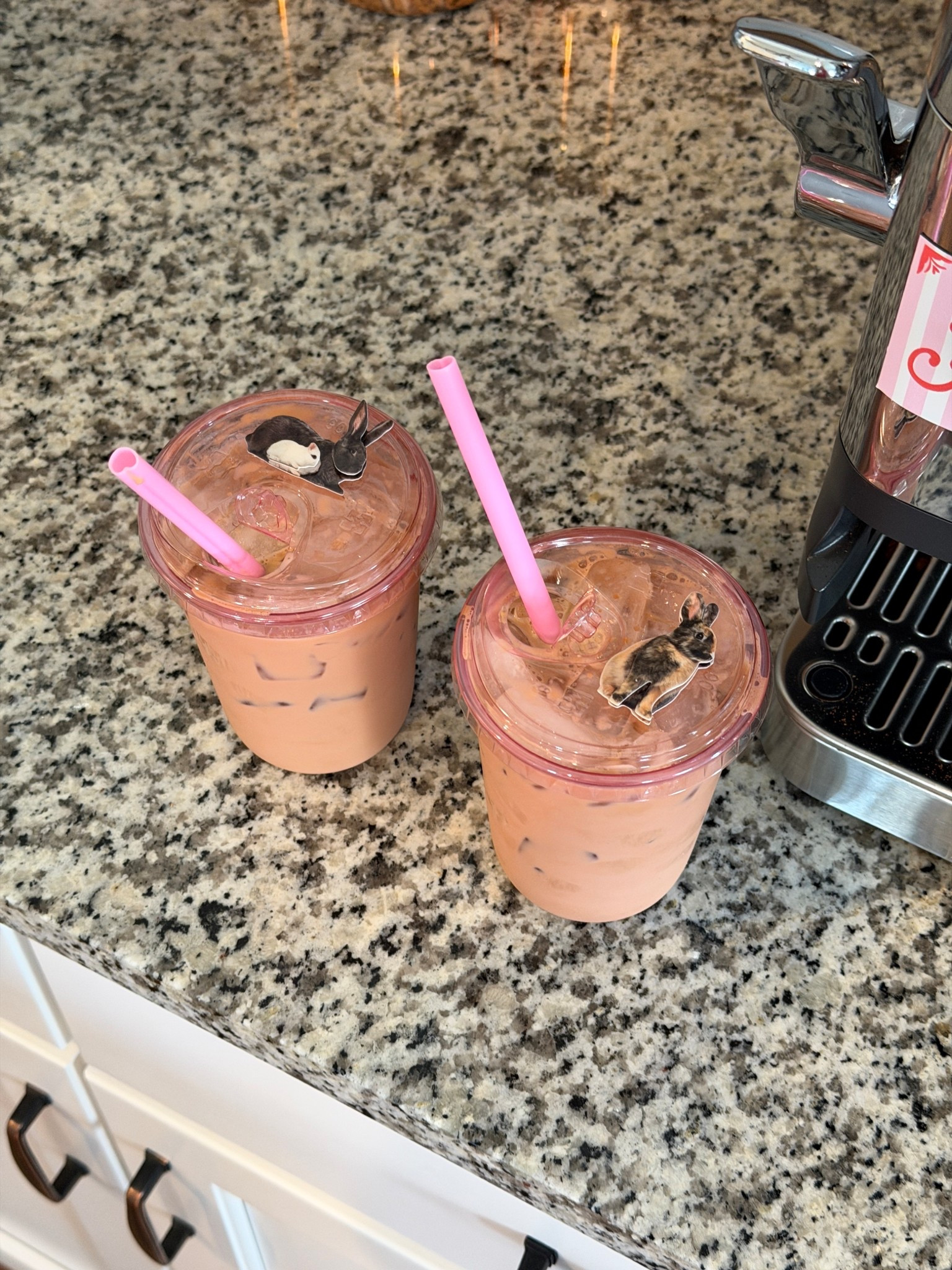 The cutest little togo coffee cups!!! I got the 16 Oz size 💘 
