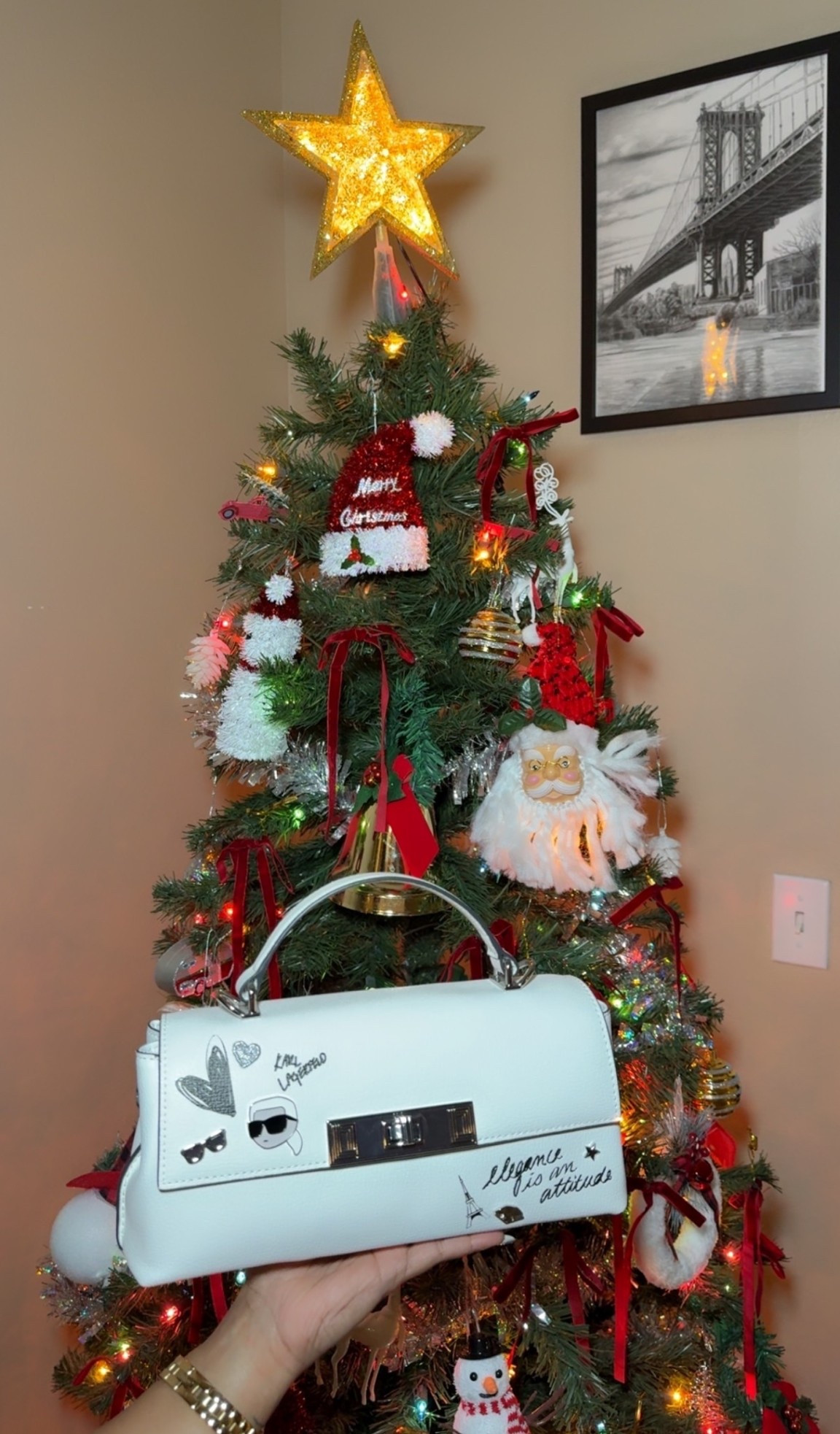 Chic with an edge 🖤
The Karl Lagerfeld Nicolette Crossbody with Cate Pins is my go-to statement bag—sleek silhouette, iconic pins, and just the right amount of attitude. Perfect for elevating everyday looks or adding polish to a night out ✨

#LTKStyle #KarlLagerfeld #DesignerBag #CrossbodyBag #ChicAccessories #EverydayLuxury #LTKFinds


#LTKGiftGuide 

#LTKSaleAlert #LTKBeauty