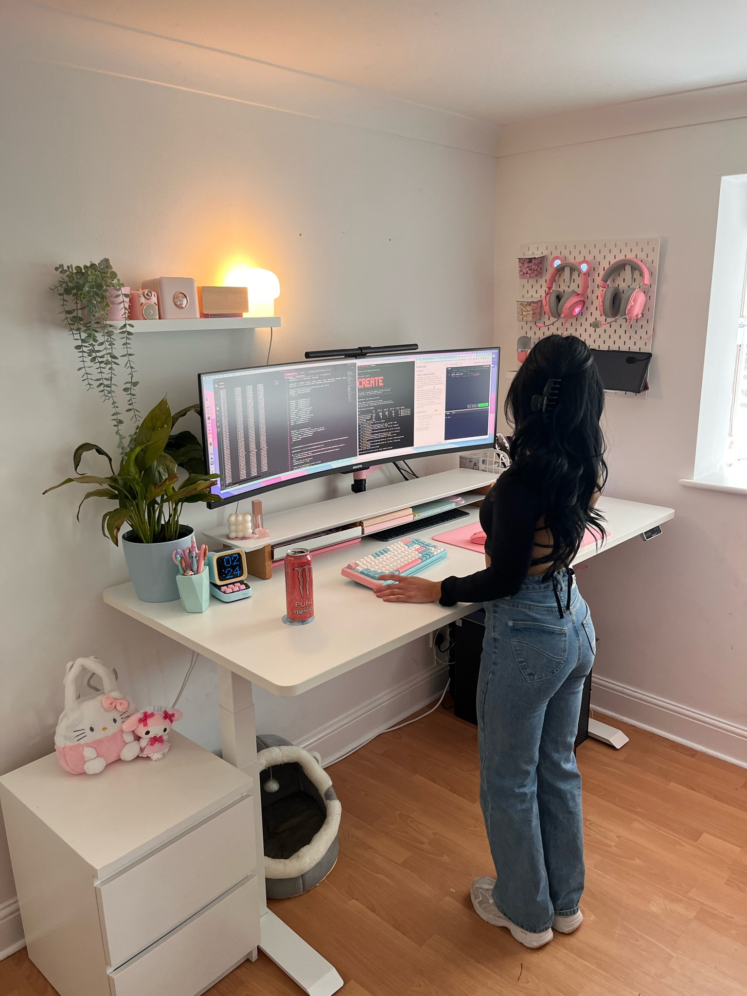 cute workspace / set up space 