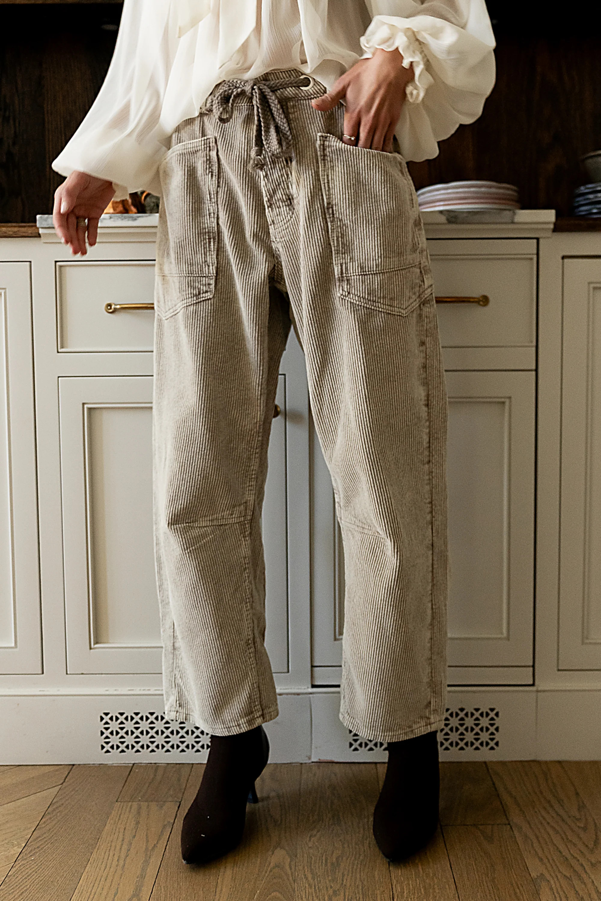 Dana Corduroy Barrel Pants in Grey | Böhme US