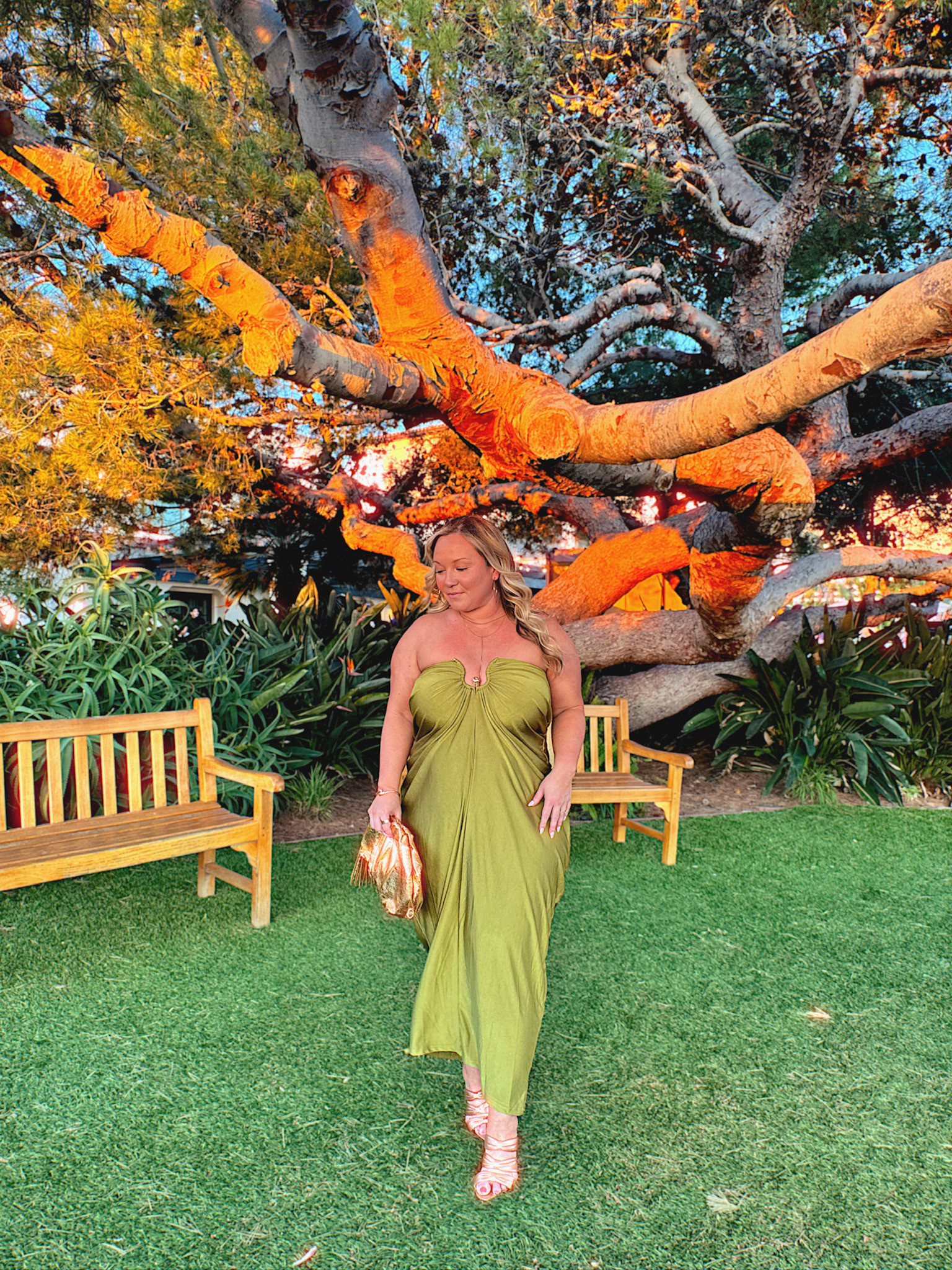 OBSESSED with this — what started as a skirt turns into a gorgeous dress🥰

From Amazon!!



Maxi skirt, midi dress, summer outfits, summer dresses, green, formal, vacation outfits beach, shelli enright, stylenright 

 #LTKSeasonal #LTKMidsize #LTKPetite
