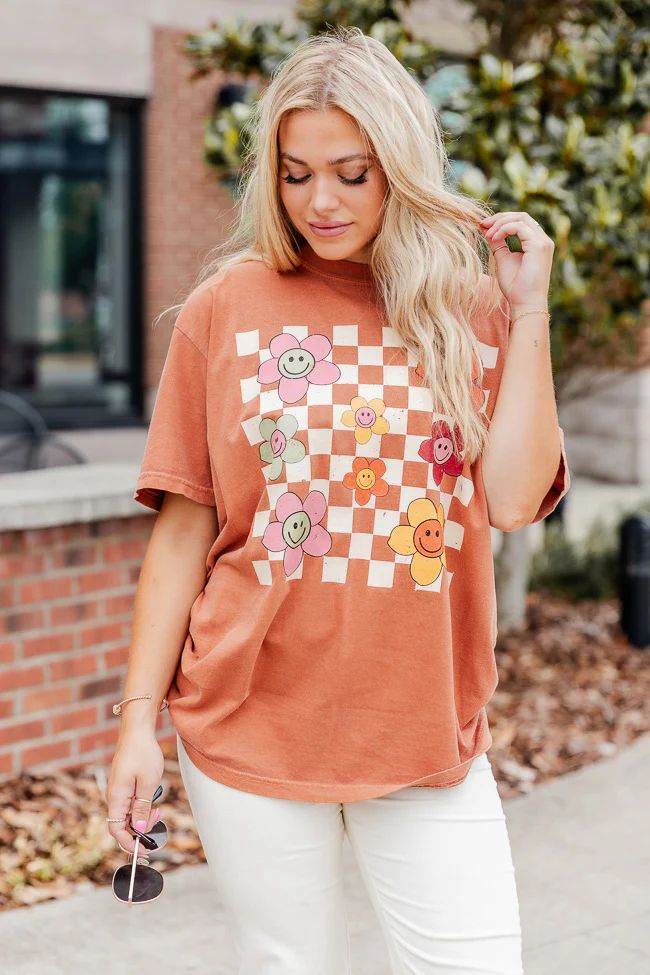 Daisy Checkered Fall Rust Comfort Color Graphic Tee | Pink Lily