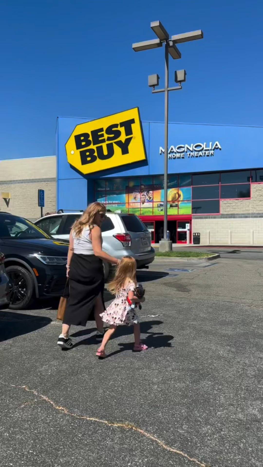 Birthday shopping win 🎉 We snagged my husband a @ridge wallet at @bestbuy — bought online, picked up in-store 🙌 Ultra-slim, durable, RFID-blocking, and guaranteed for life. Perfect upgrade for his everyday carry! #bestbuyridge