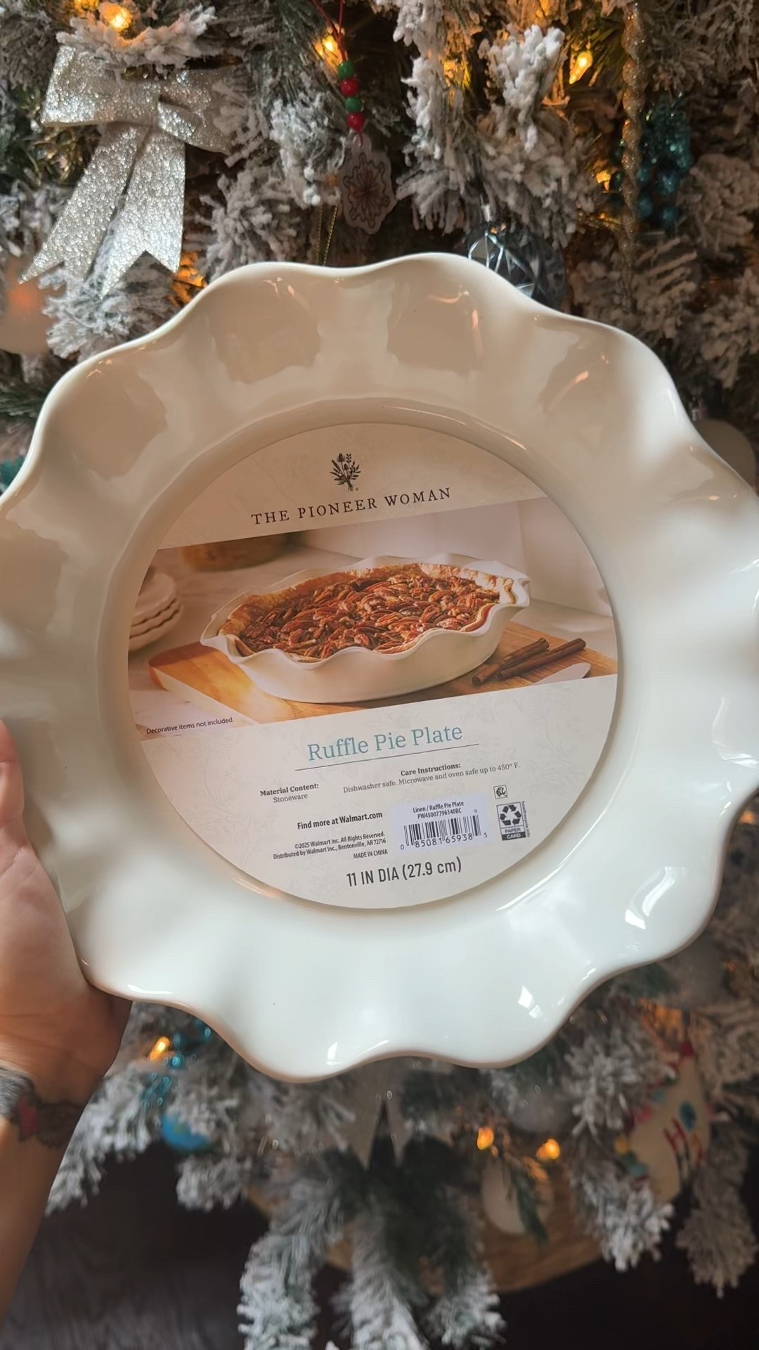 Perfect for Thanksgiving dish or a Christmas gift! This pie dish is so beautiful, elegant and looks expensive! Sure to wow all your guests or the hostess in your life! 

#LTKHoliday #LTKGiftGuide #LTKFindsUnder50