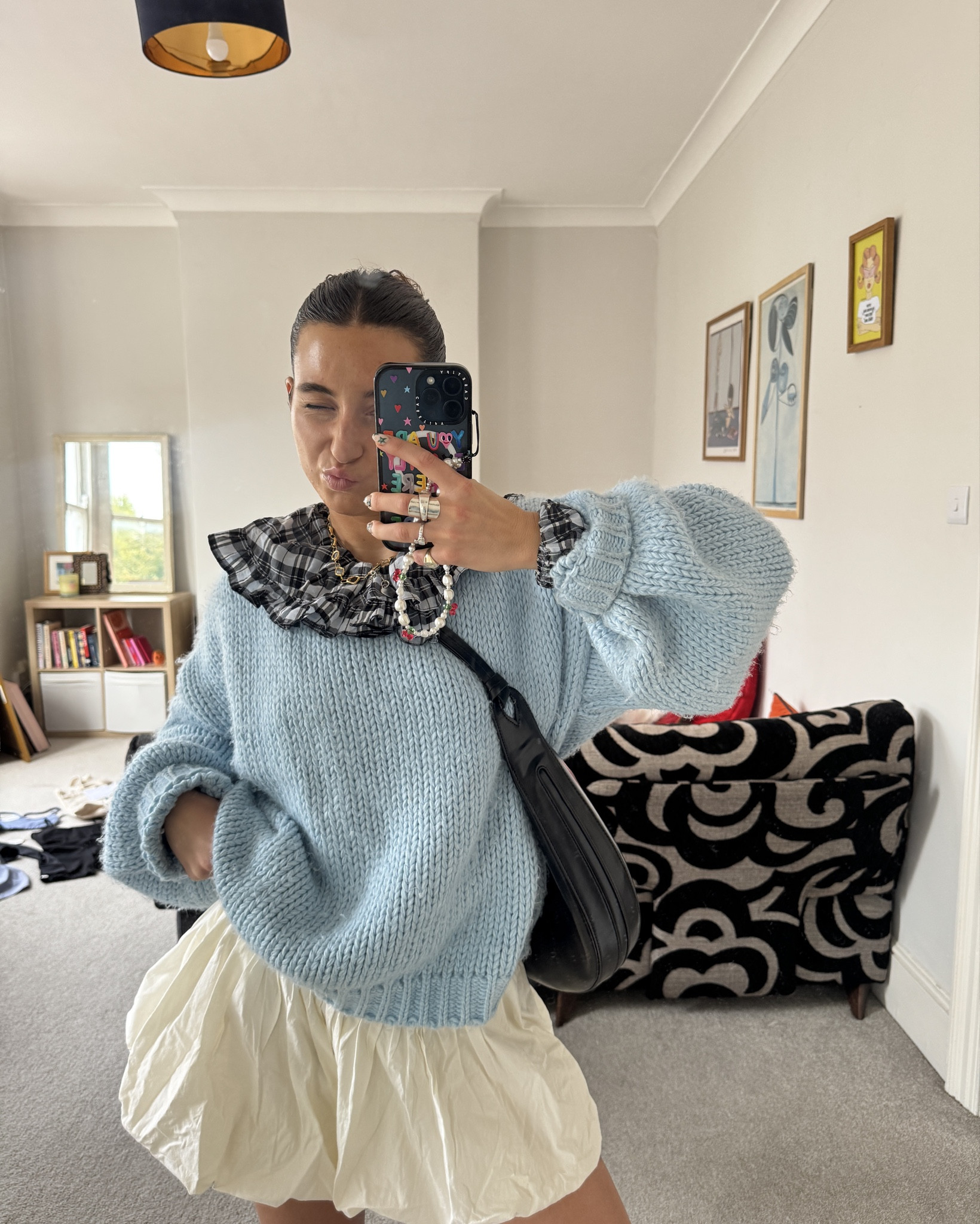 Cute autumn outfit ! Blue knit, cream puff skirt and boots 💙