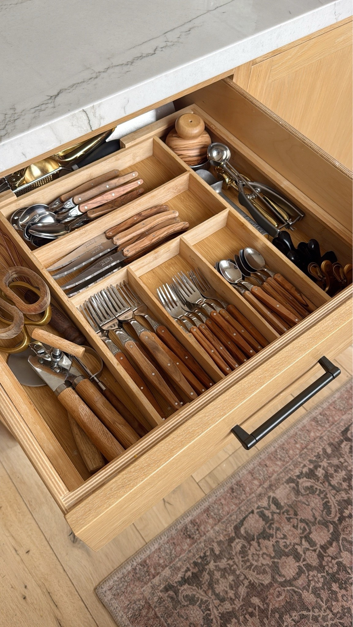 Non-toxic stainless steel and wood flatware 🤎 worth every penny! Love an organized kitchen drawer👏🏻

Home decor
Cooking

#LTKHome #LTKfoodie