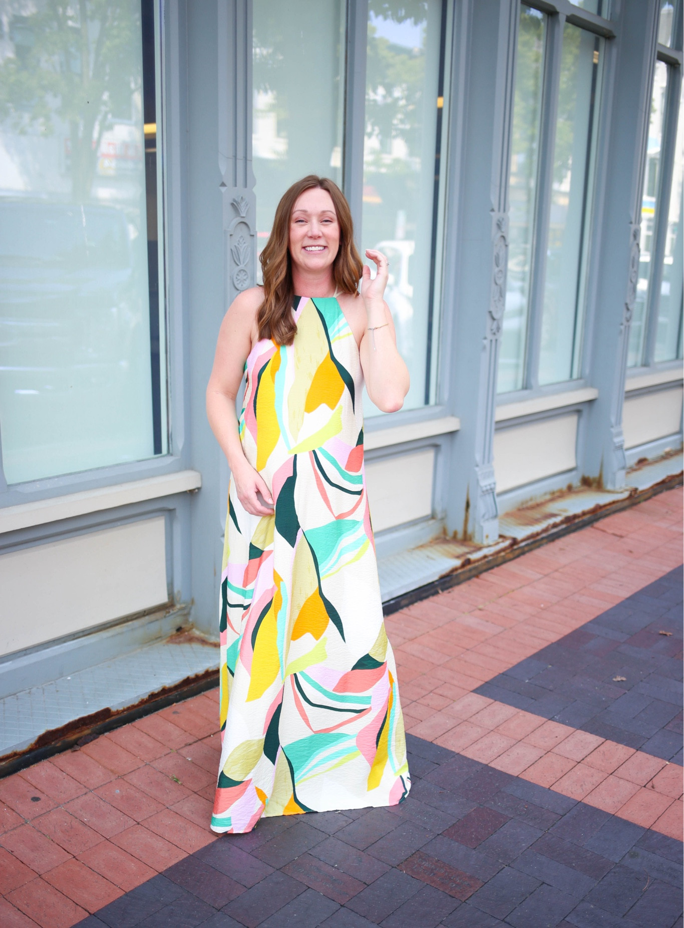 My bump-friendly baby shower dress! Wearing a size medium here. I sized up one to accommodate the bump and it worked perfectly. 
•
Summer dress, halter neckline dress, Lulus, Baby shower dress, Bump-friendly dress
