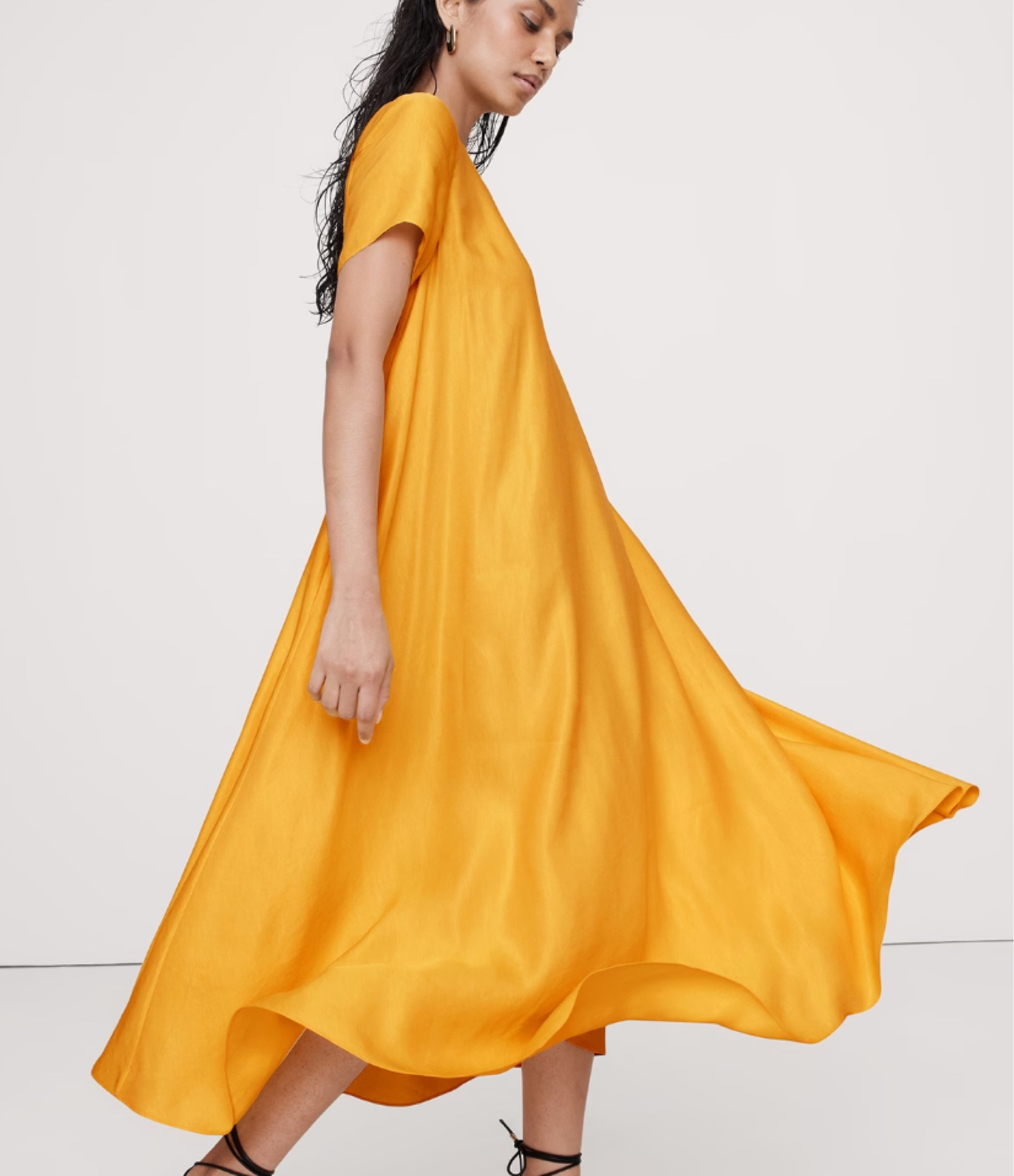 Aurelia viscose-hemp maxi dress in ‘super bloom’ from banana republic 
Saffron
House of colour / Autumn 

#LTKStyleTip #LTKWedding