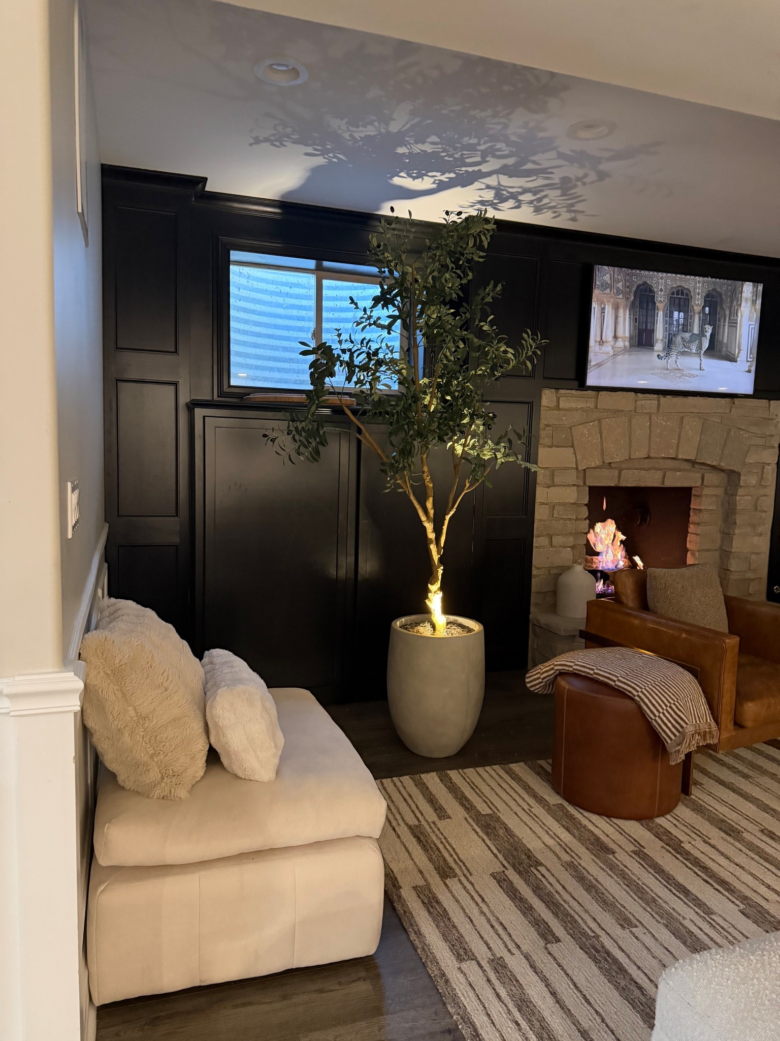 It’s not just the tree — it’s the styling.
Oversized planter + preserved moss + a subtle uplight completely change the look.

I linked everything I used to create this warm, high-end corner 🌿

Save this if you’re styling faux greenery.


#LTKHome