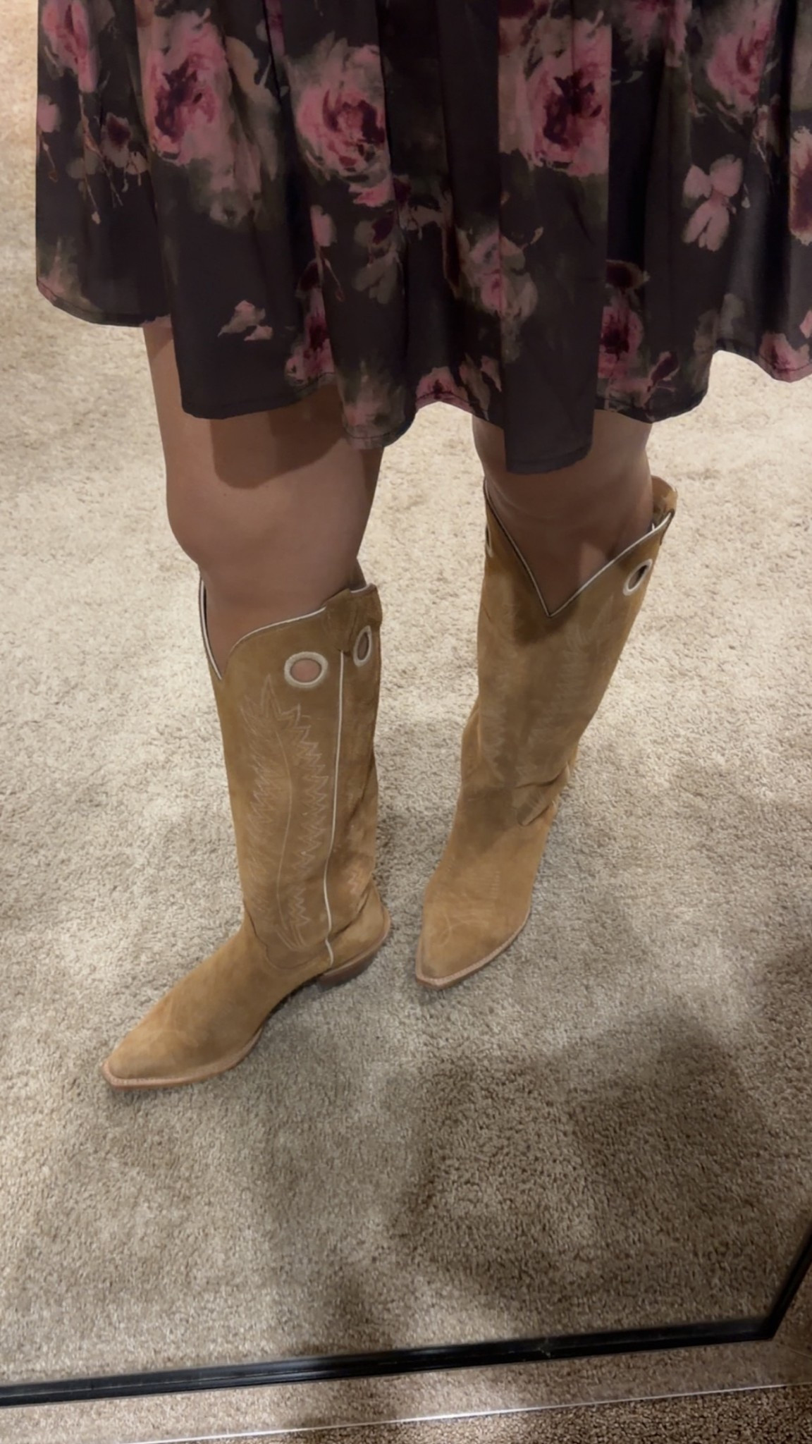 Booooooots 😍 #grwm #ootd

*these are the Justin Boots Sunset 17” Roughout*

#LTKparties #LTKshoecrush