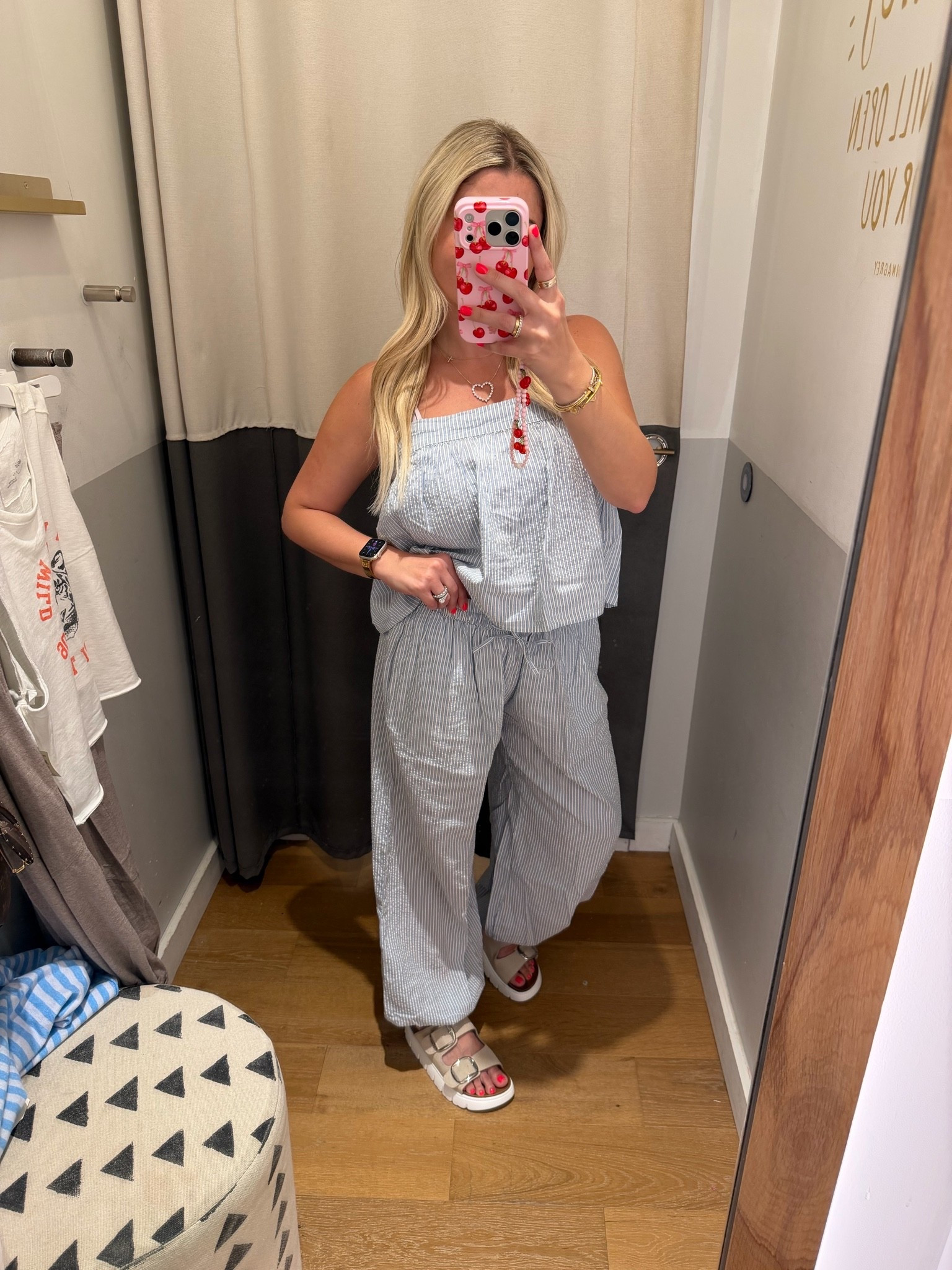 @Aerie set on sale
Size small
Sandals tts

#LTKSaleAlert