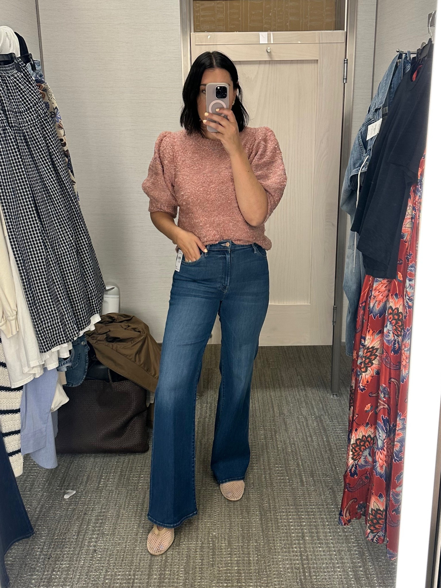 This is the Mother Hustler jeans! Such a nice loose fit bc of the stretch. I’m in the 29, true to size!

The sweater runs big! I’m in the medium. 