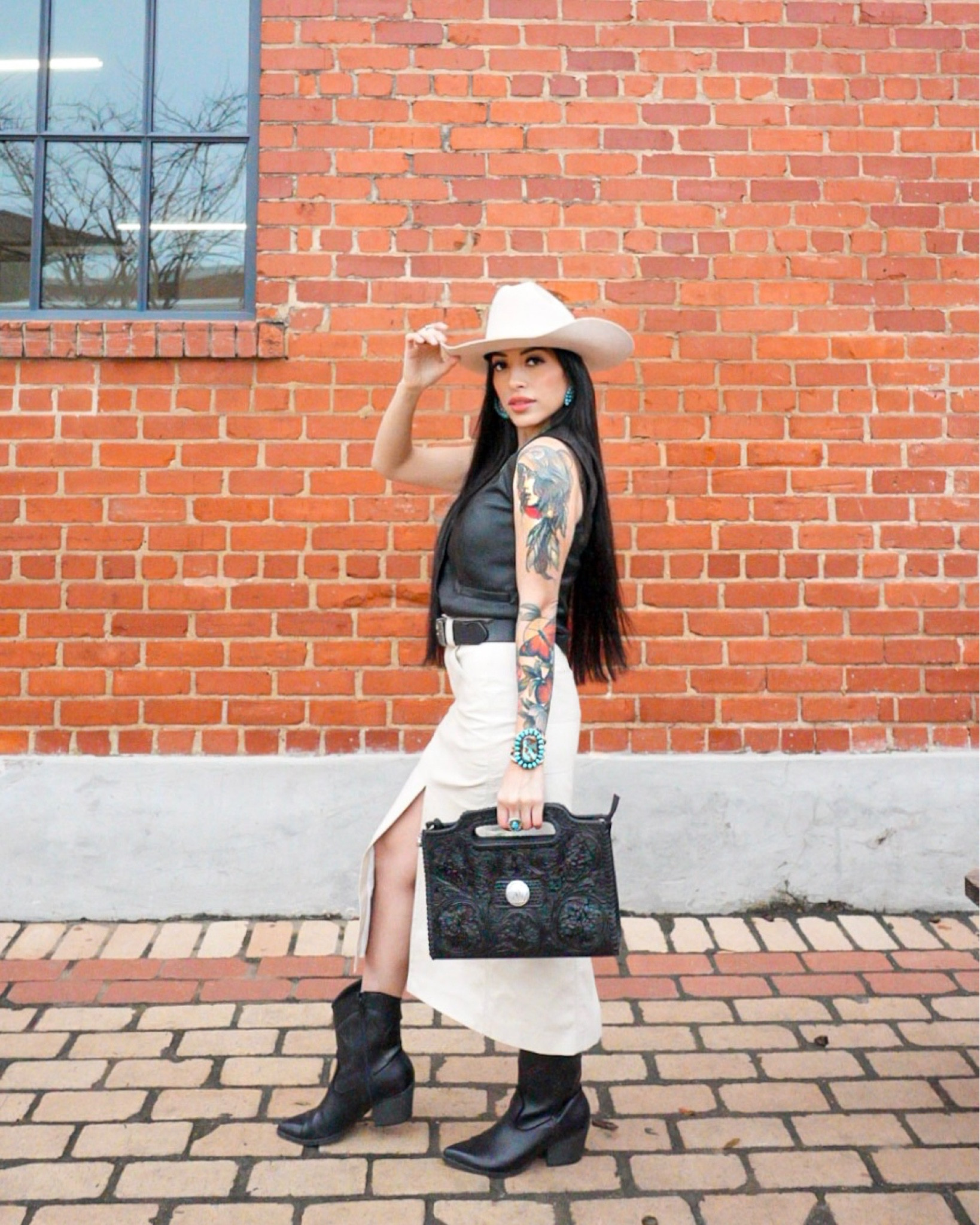 Cowgirl outfit 
Urban cowgirl 
Leather vest 
Western fit 
Western fashion 


#LTKshoecrush #LTKfindsunder100 #LTKstyletip