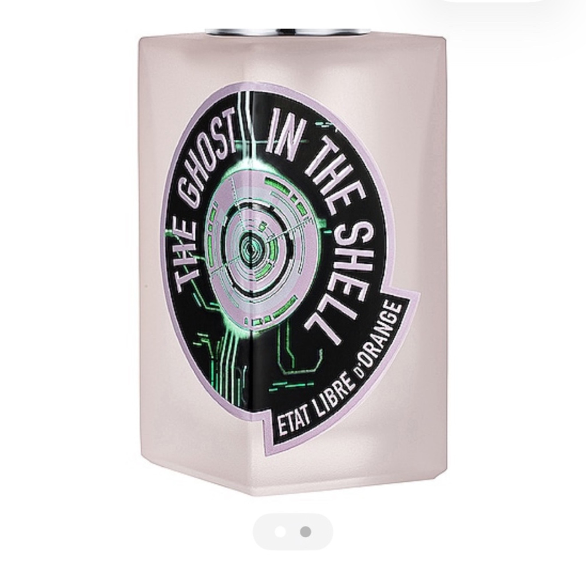 Dive into the future with this unique blend of bright jasmine, tart yuzu, and innovative synthetics. A soft, musky skin scent that feels fresh yet deep