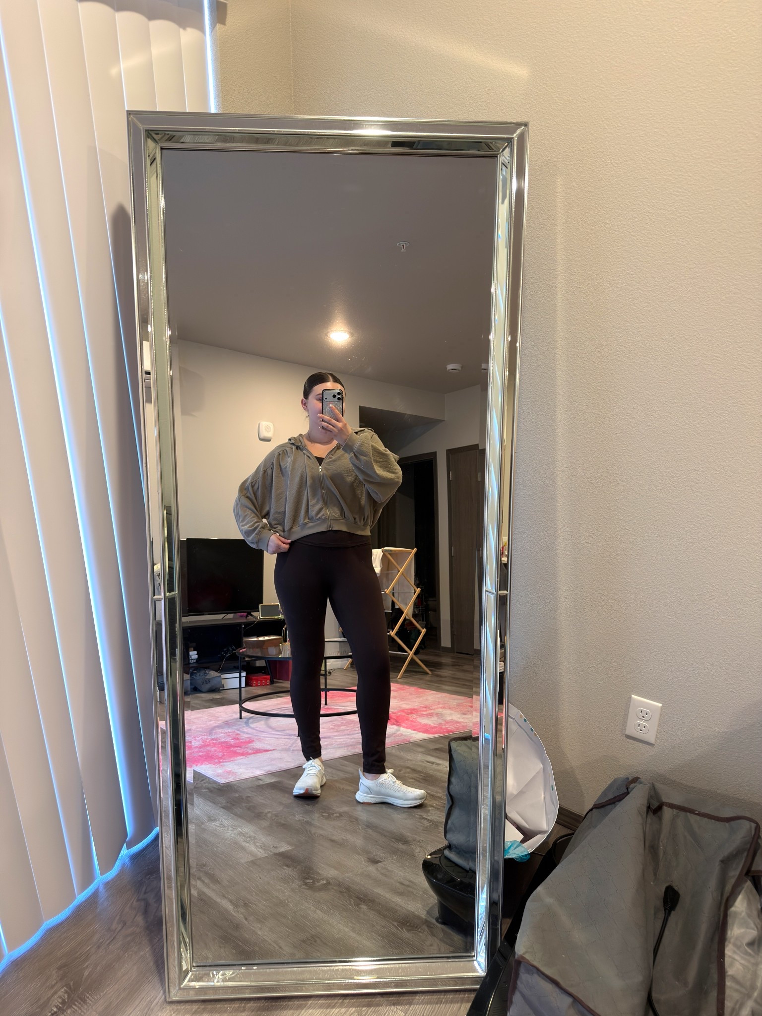 Best activewear for spring is at @Aerie 😍 I’m obsessed with this brown set for Pilates and therapy hehe

I’m wearing a M sweatshirt and tank with size L leggings and size 9 sneakers

#LTKfitnessgoals #LTKootd #LTKMidsize