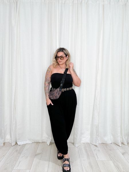 My jumpsuit is sold out in black so I linked 4 very similar Amazon options to recreate this look. 
Free people jumpsuit size L incase you get a different color in it. 

Nyx liner - natural 
Lipstick - coverstar 

#midsize #freepeople #amazon #amazonfashion #edgystyle 


#LTKfindsunder50 #LTKfindsunder100 #LTKstyletip