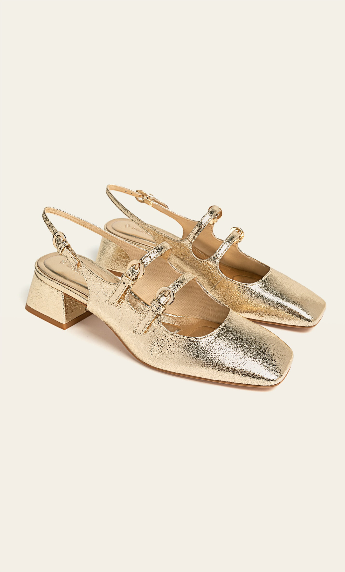 Ballerines dorés à talon - Mode femme | Stradivarius France | Stradivarius (FR)