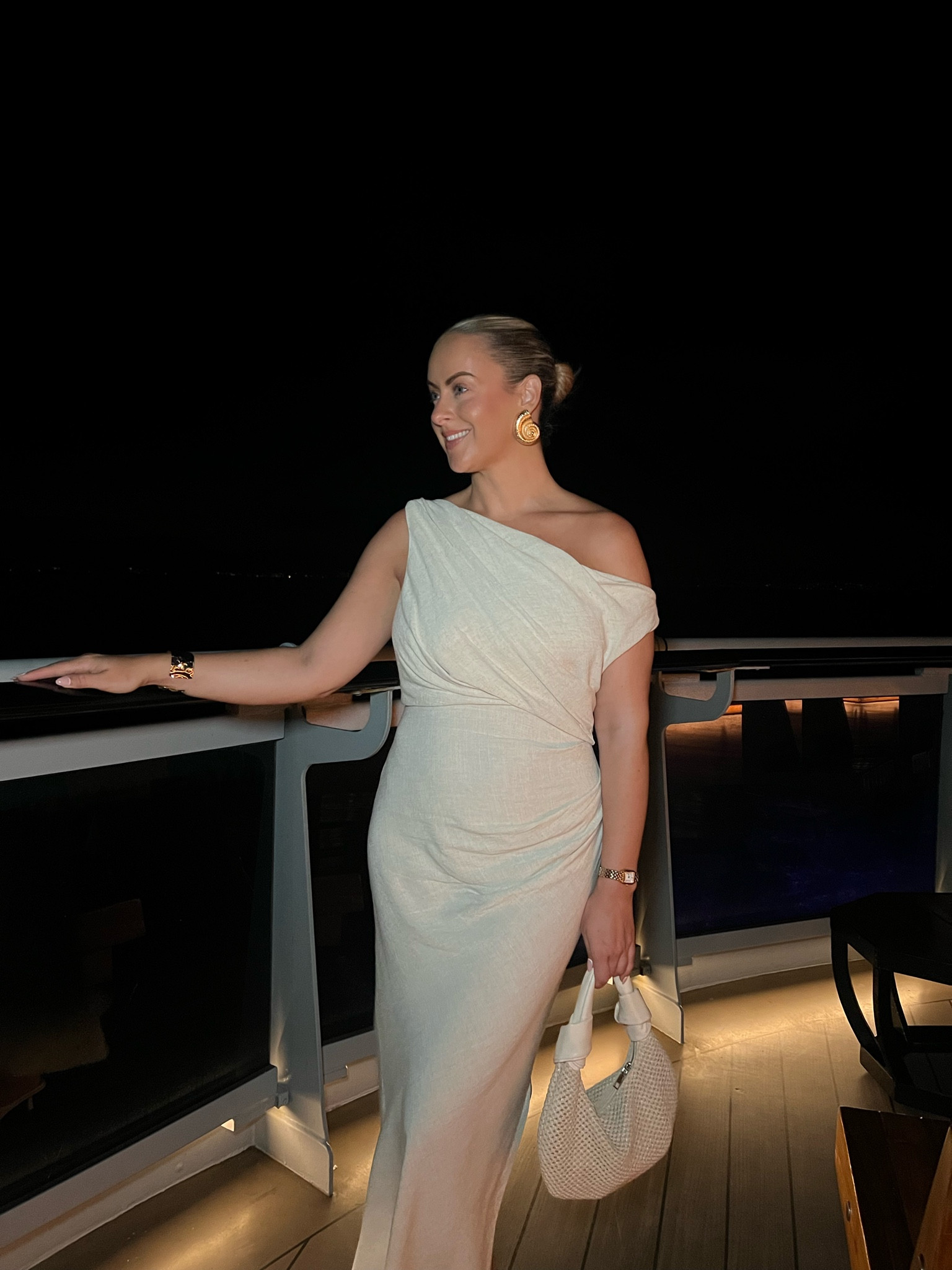 A moment for this dress 🐚✨

I ended up sizing down in this, so I’m wearing a size 8.

My heels were Primark so I’ve linked similar!

#LTKuk #LTKsummer #LTKstyletip