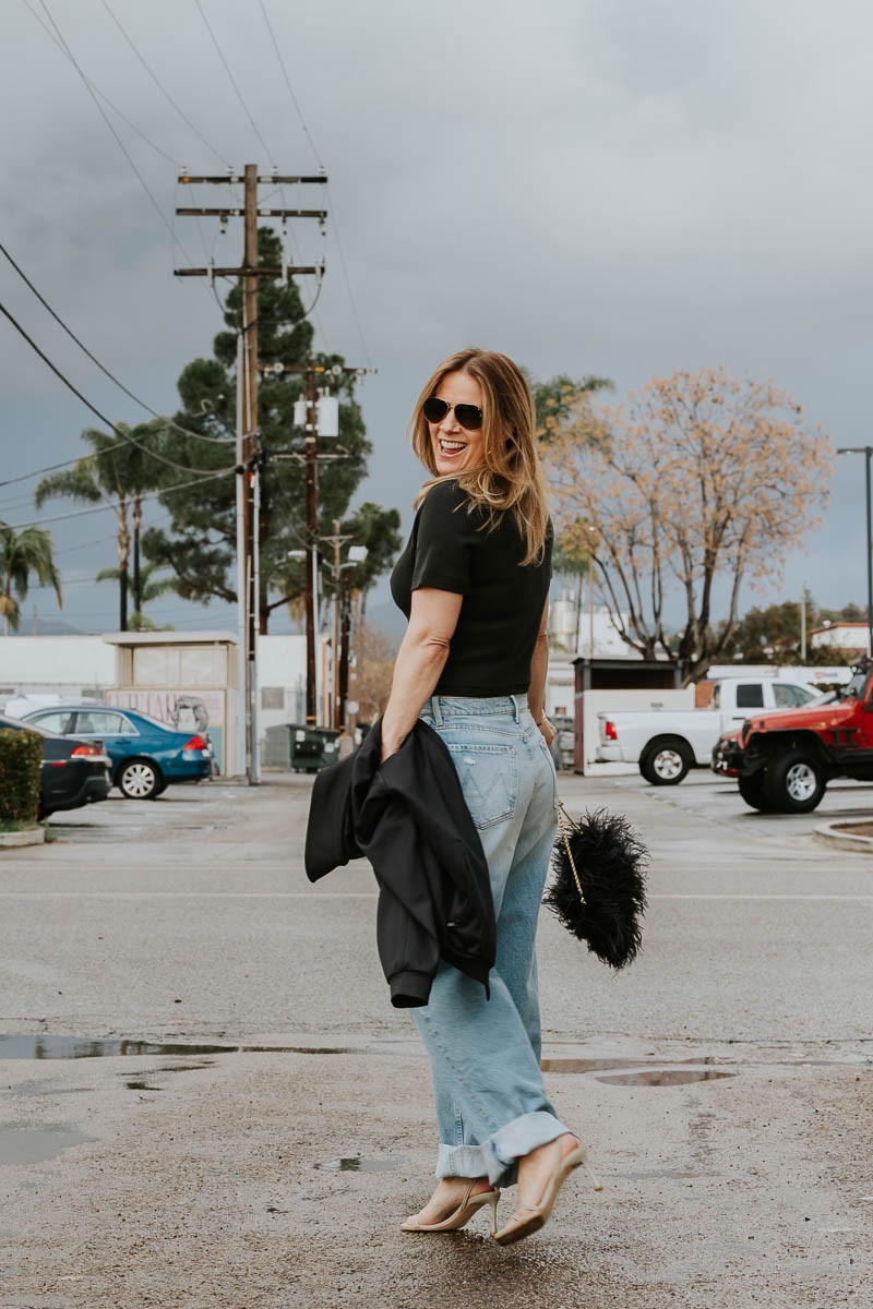 These mother jeans are 40% off!
#widelegjeans #motherjeans

#LTKover40 #LTKSpringSale #LTKstyletip