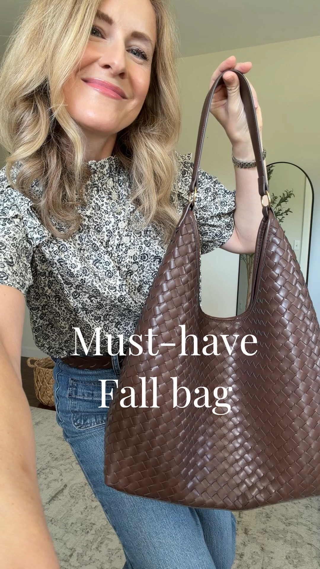 Walmart woven bag now comes in several new colors but who can resist this chocolate brown?! #walmartfashion
