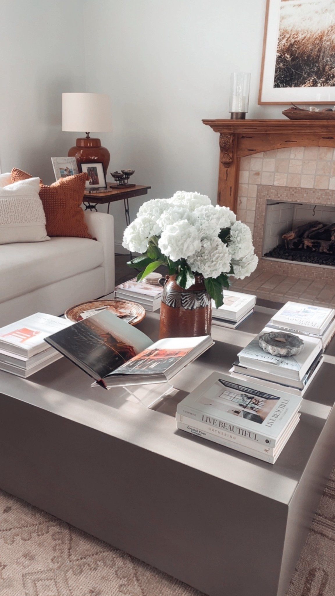 Living room views, coffee table decor, spring centerpiece 🙌🏻

A good home decor coffee table book makes a great Mother’s Day Gift! Linking some favs here! 

🏡 Through my flat-rate virtual design packages, I create complete room plans - including layout, furniture selections, finishes and shoppable links - so you can confidently bring your space to life. Visit mendezmanor.com to reserve your package. 👍🏻

#LTKHome #LTKMothersDay