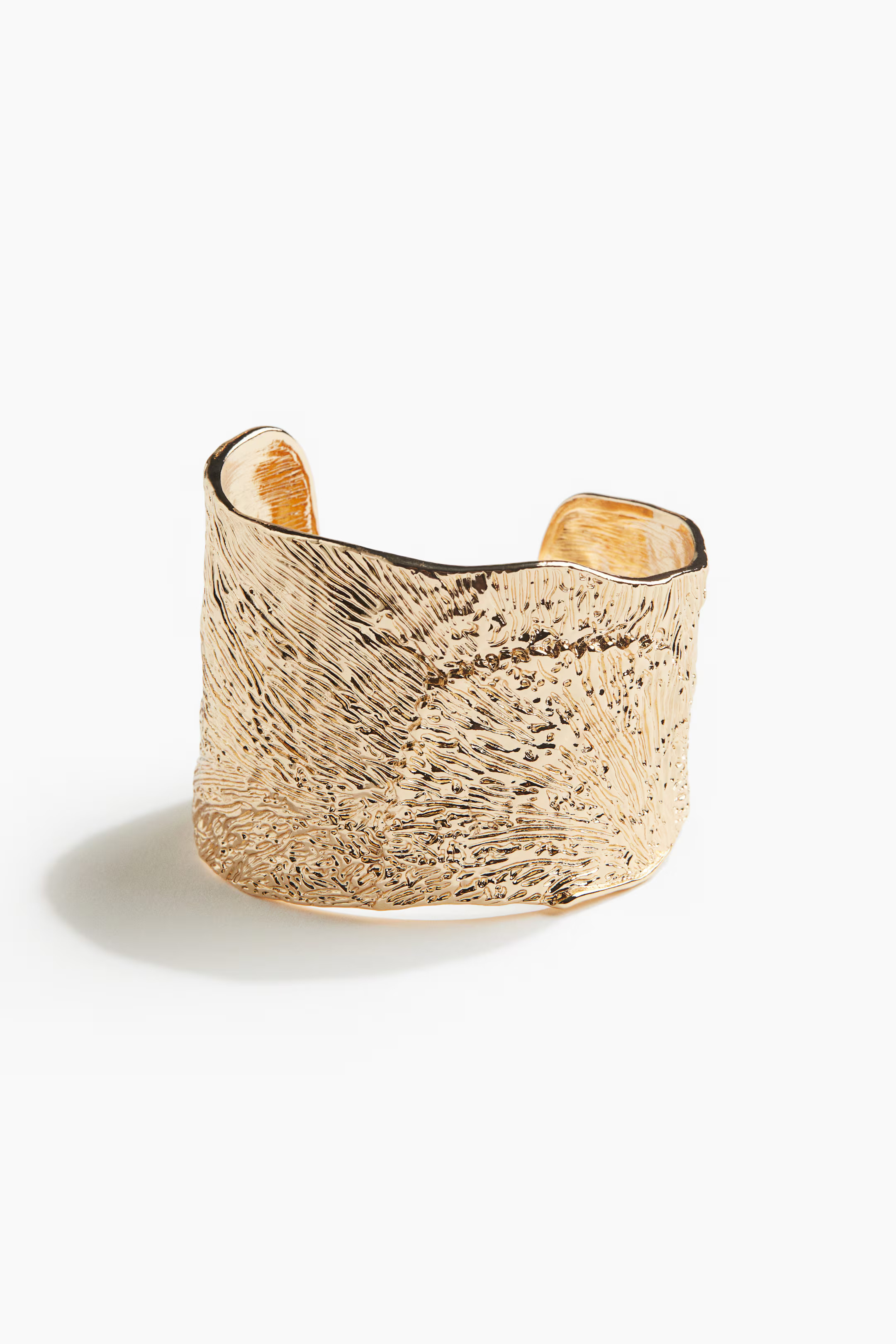 Textured cuff bracelet - Gold-coloured - Ladies | H&M GB | H&M (UK, MY, IN, SG, PH, TW, HK)
