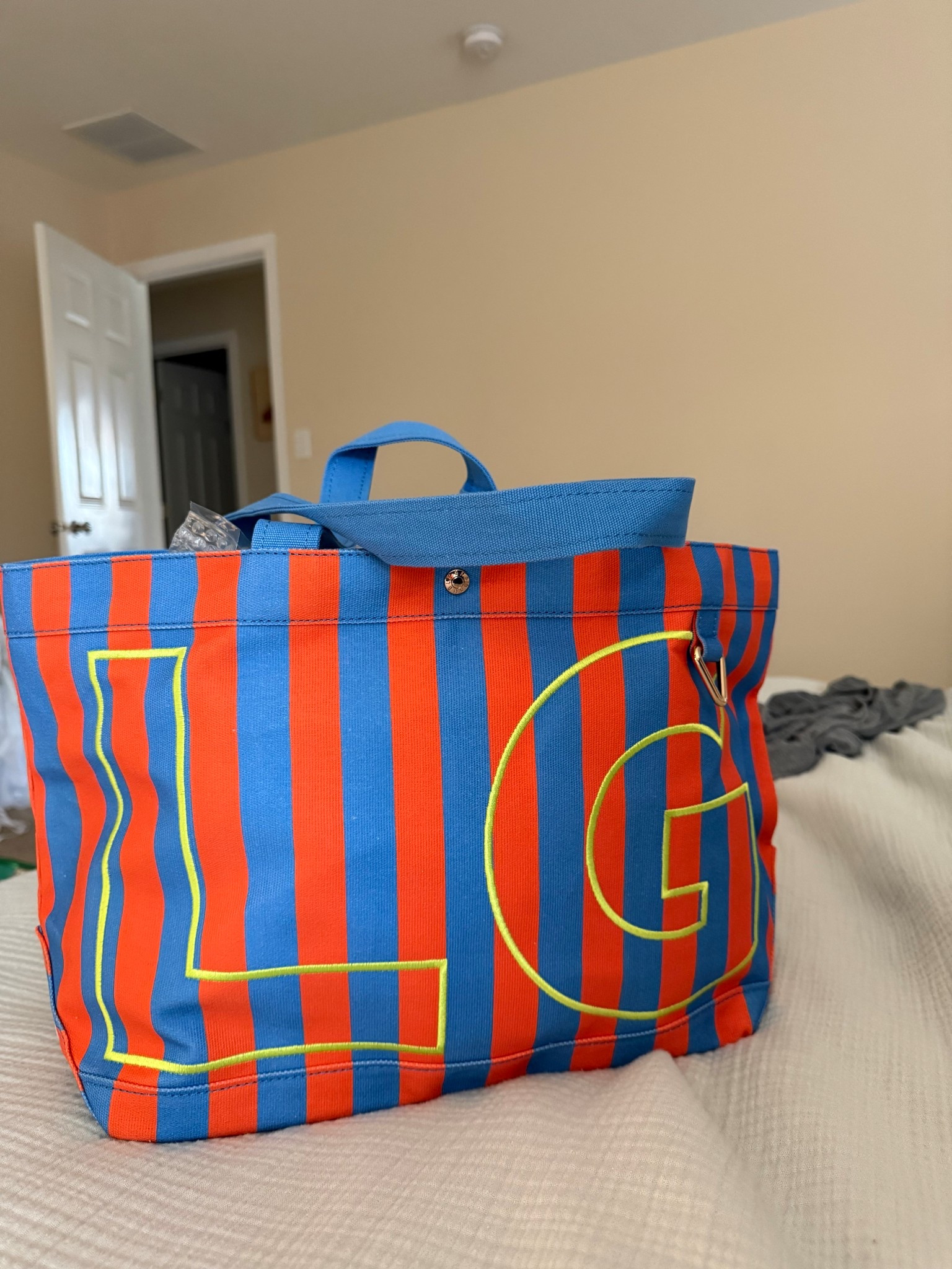 Ok @baublebar , I see you 😍

Deciding which colorway was the toughest decision, but so excited for this new colorway. 

The neutral colorway was a 2025 favorite, but the stripes were the perfect addition to be a fun summer tote. 

This is the size medium which I’ve found to be ideal for everyday. Schlepping to work, the beach, or wherever life takes me. 

#LTKMothersDay #LTKSeasonal