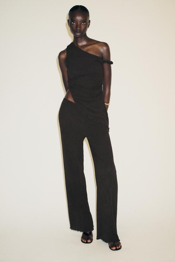 ASYMMETRIC TEXTURED TOP | Zara US