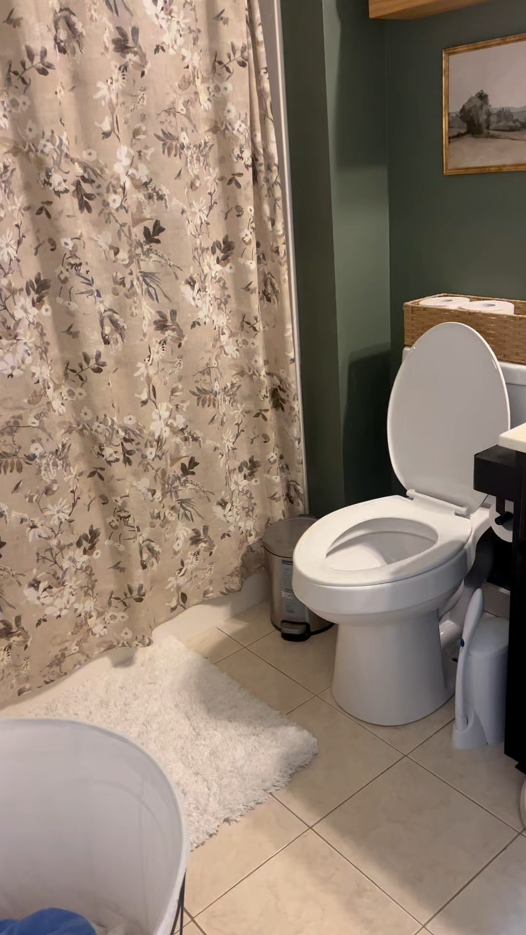 Reset the bathroom with me! 
#clean #bathroomm