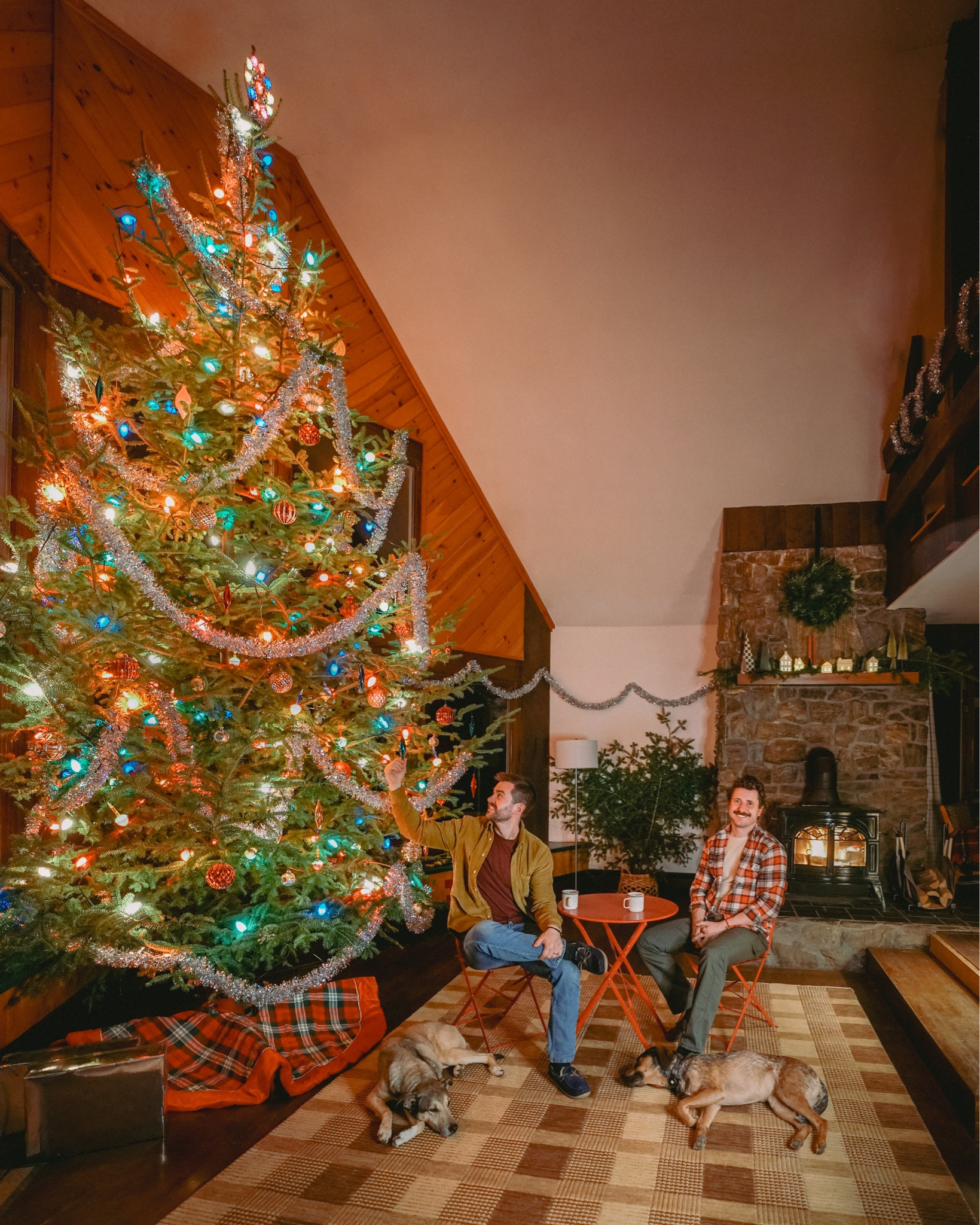 #WayfairPartner Add a little kitsch to your life because we're celebrating Christmas like it’s 1975 @wayfair #wayfair