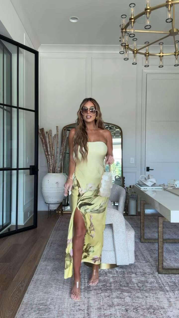 wearing a small 💛 use code hollie40 for 40% off! 

 