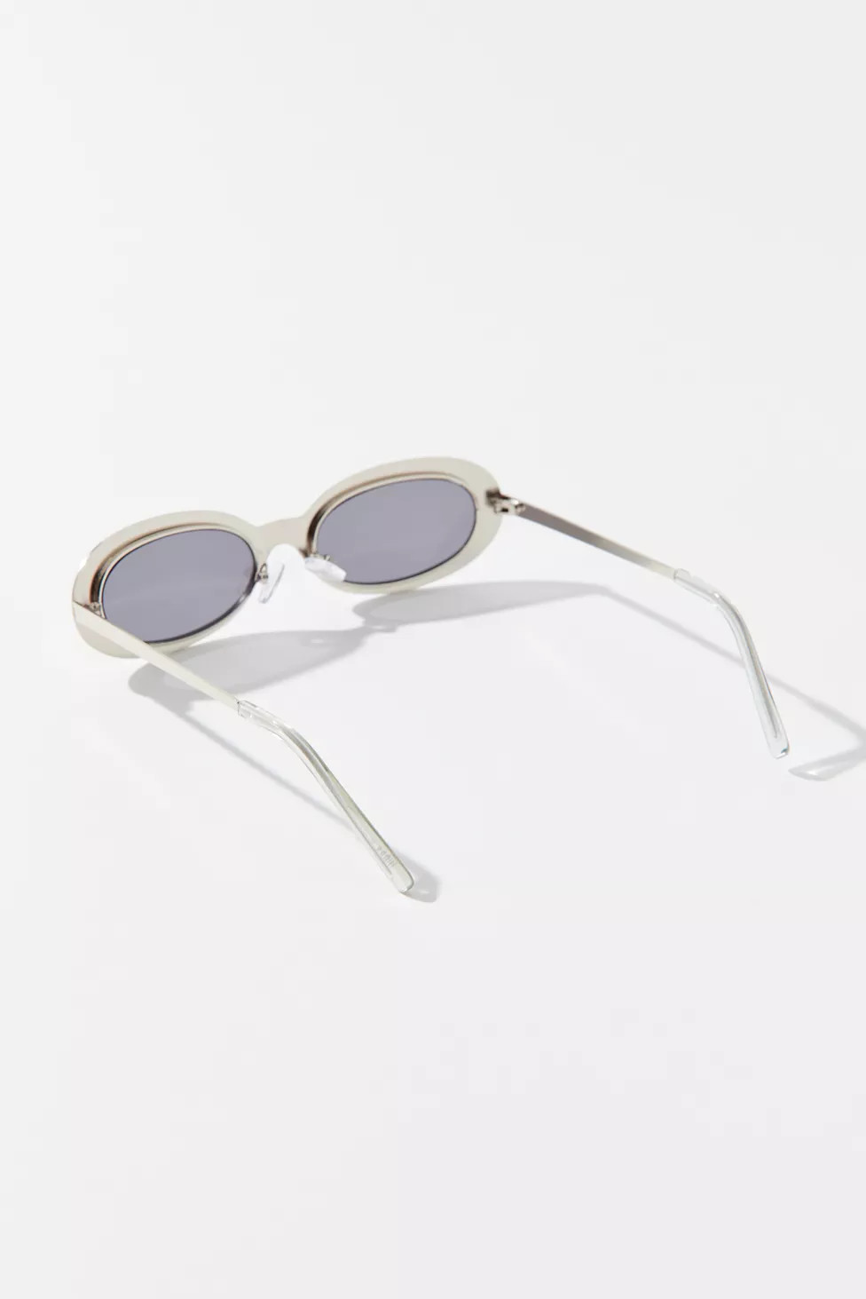 Paula Metal Oval Sunglasses | Urban Outfitters (US and RoW)