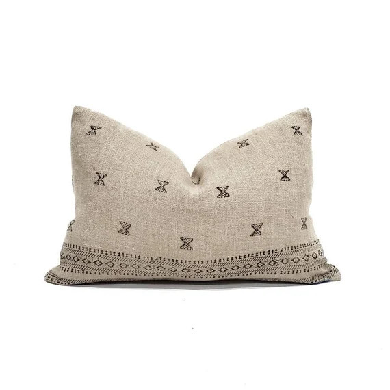 Designer Pillow 1320 Black on Flax Block Printed | Etsy | Etsy (US)