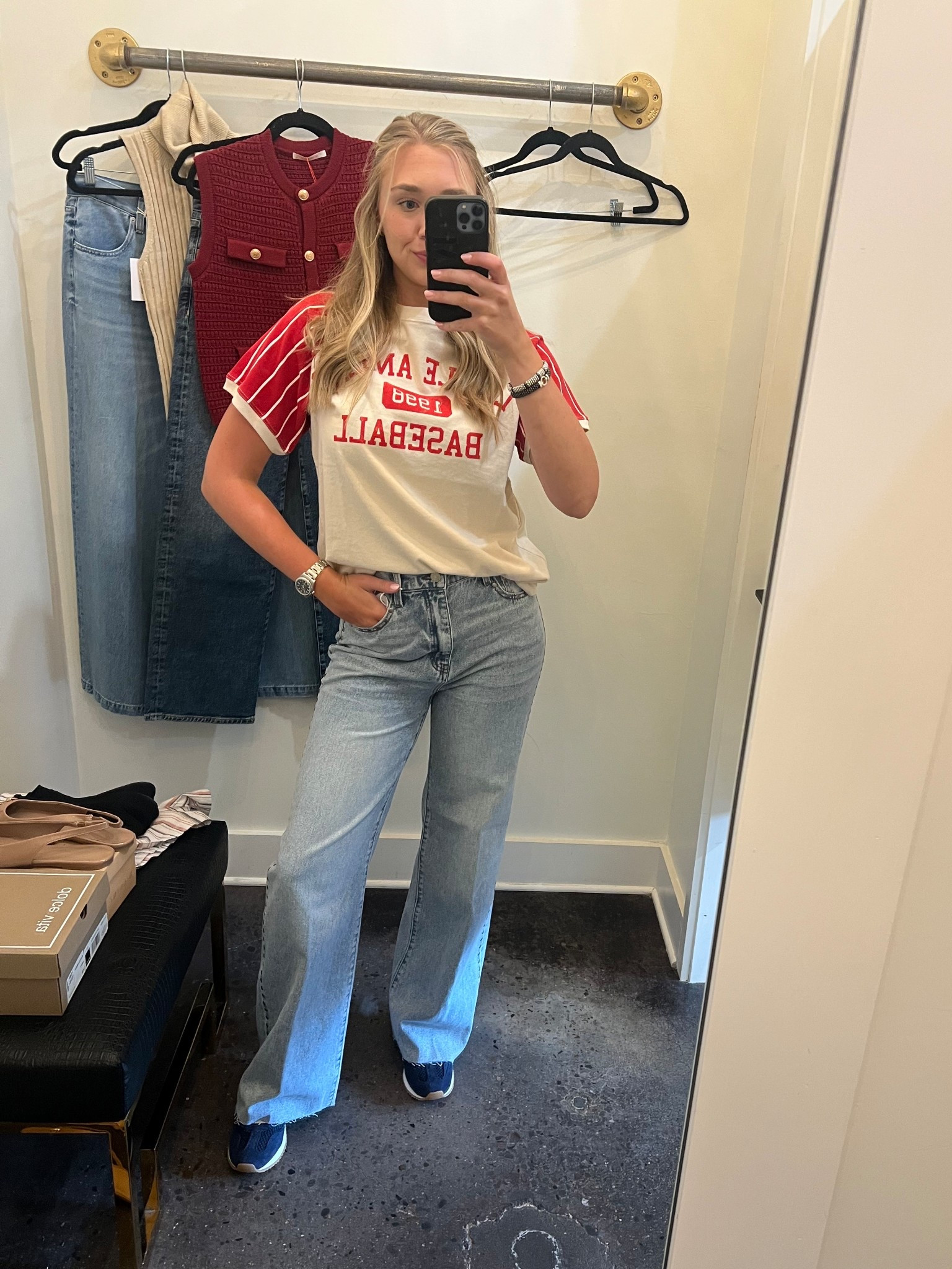 Fun Daydreamer graphic tee❤️also love these studded jeans from Daze! Perfect for back to school!

#LTKStyleTip